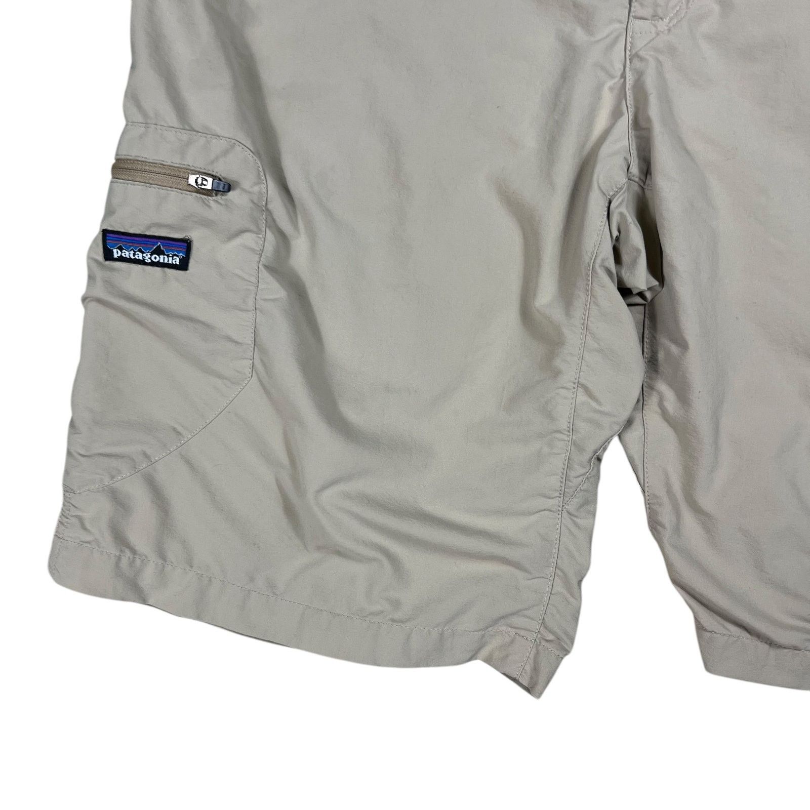 Patagonia 2011 Patagonia cargo guide shorts (36) Size US 36 / EU 52 - 2 Thumbnail