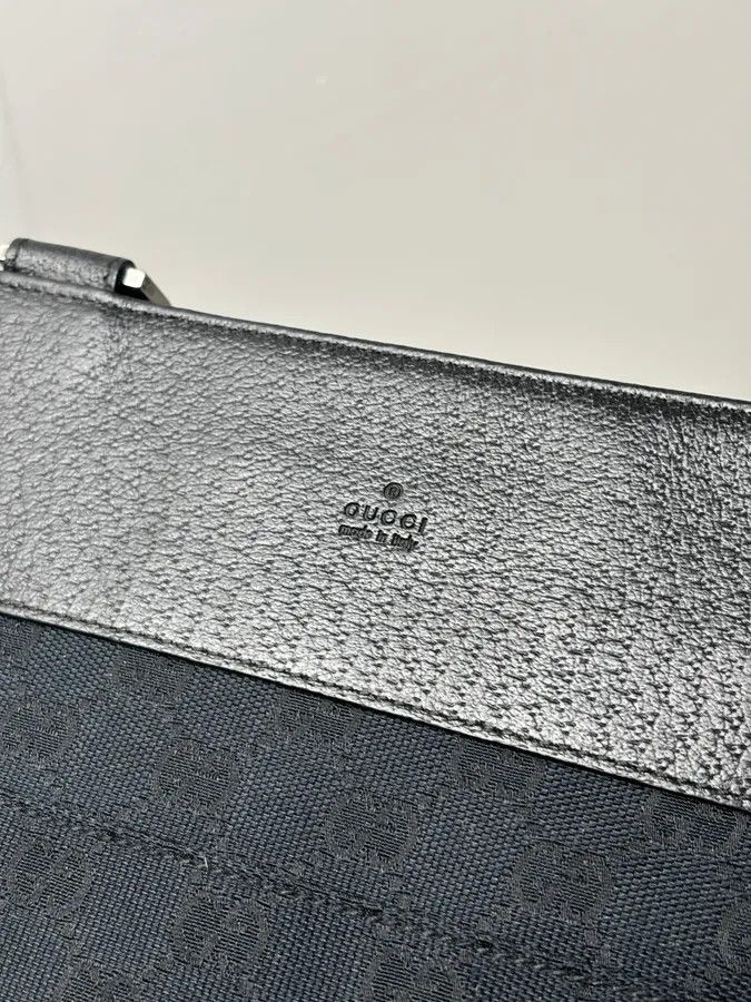Gucci SS2003 Gucci Black Canvas Monogram Crossbody Bag Size ONE SIZE - 10 Thumbnail