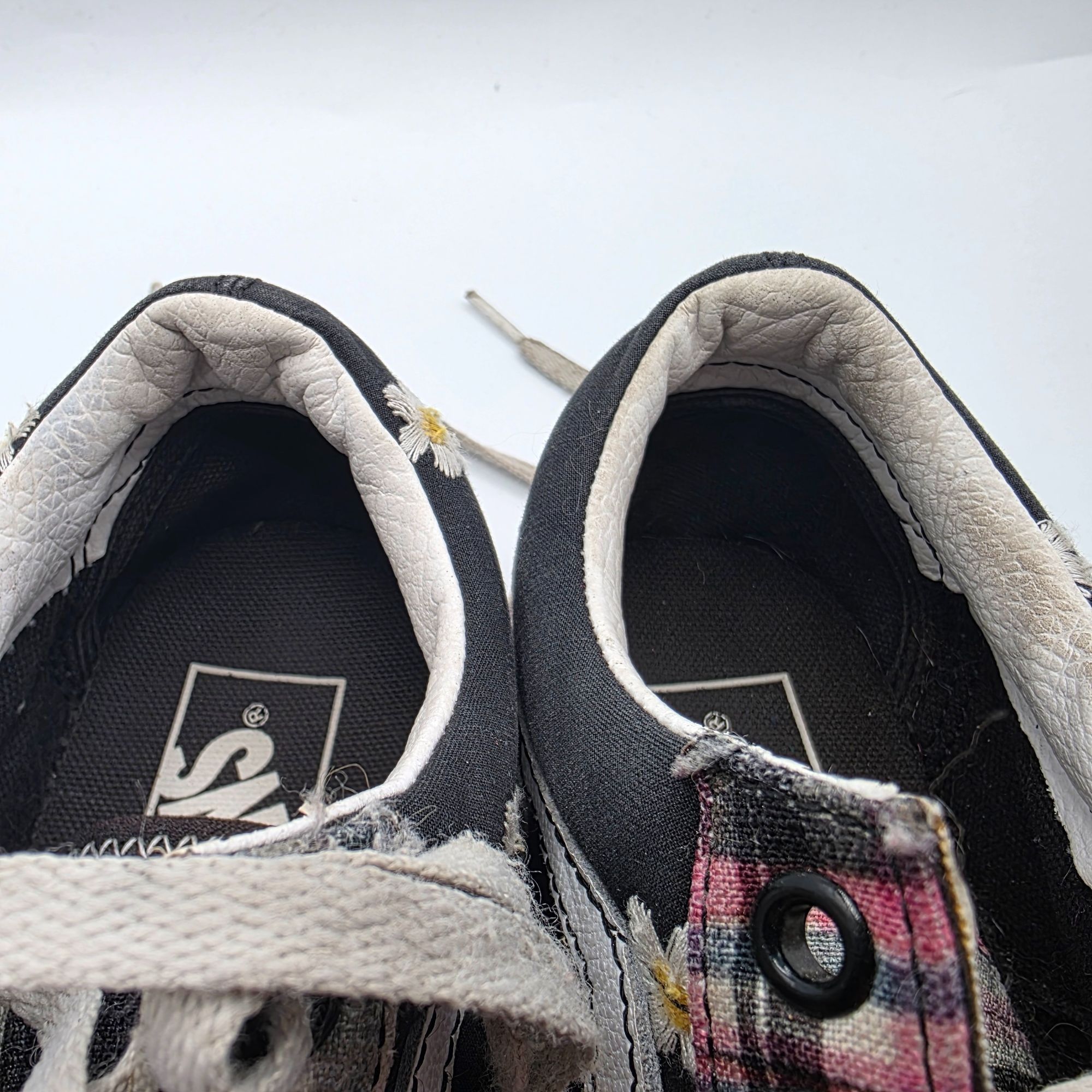 Vans Vans Old Skool Womens Size 6 Black Floral Plaid Patchwork Sn Size US 6 / IT 36 - 9 Thumbnail