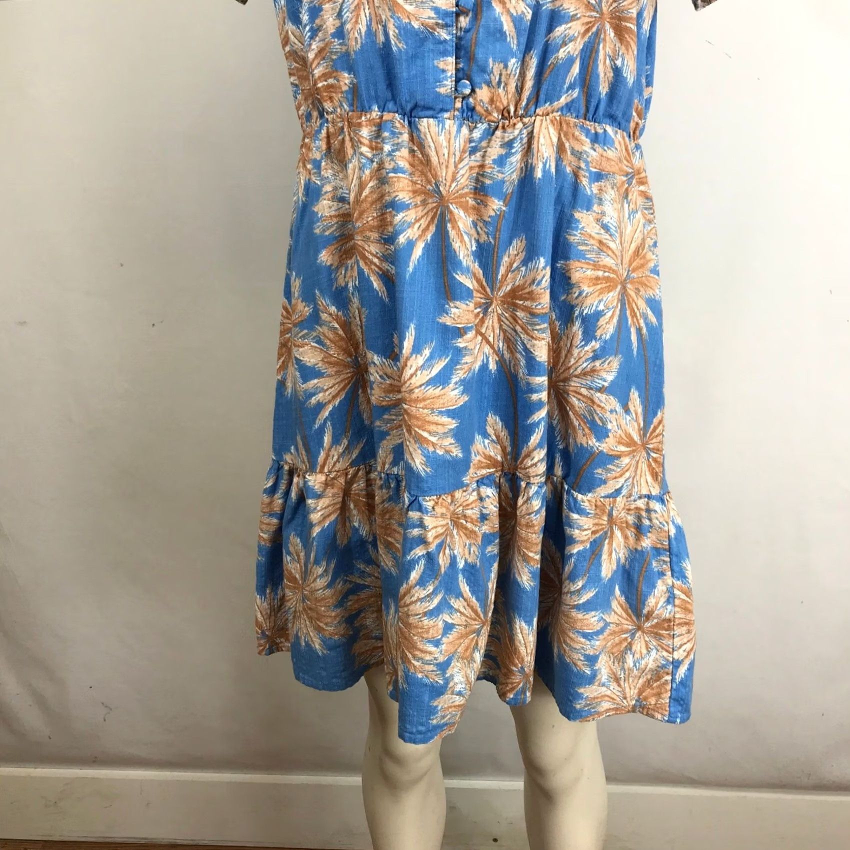 Vintage VINTAGE ROXY Palm Tree Print V Neck Button Front Tiered Dress Blue Tan Women's M Size M / US 6-8 / IT 42-44 - 3 Thumbnail
