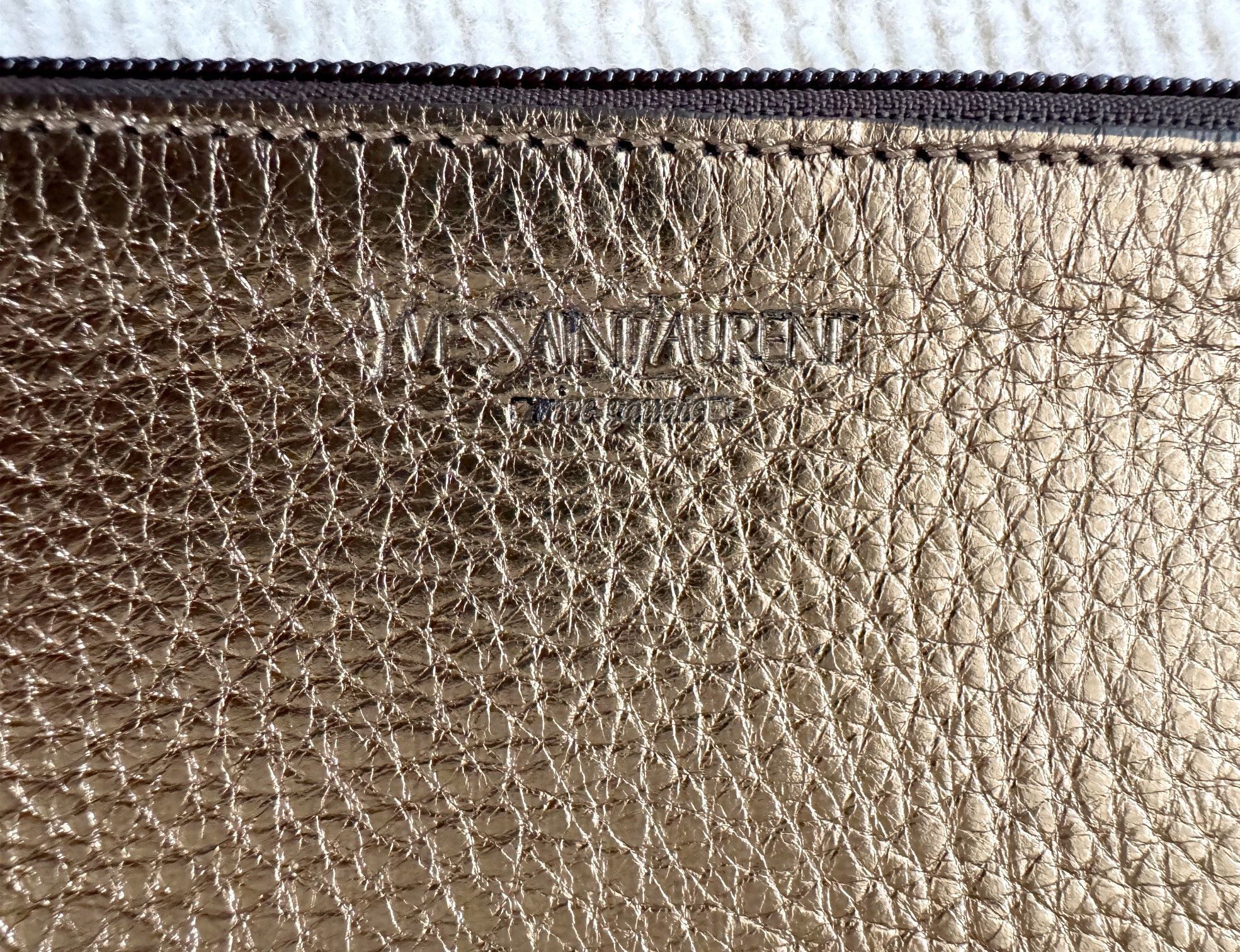 Yves Saint Laurent Yves Saint Laurent YSL Unisex Gold Leather Pouch Case Size ONE SIZE - 9 Thumbnail