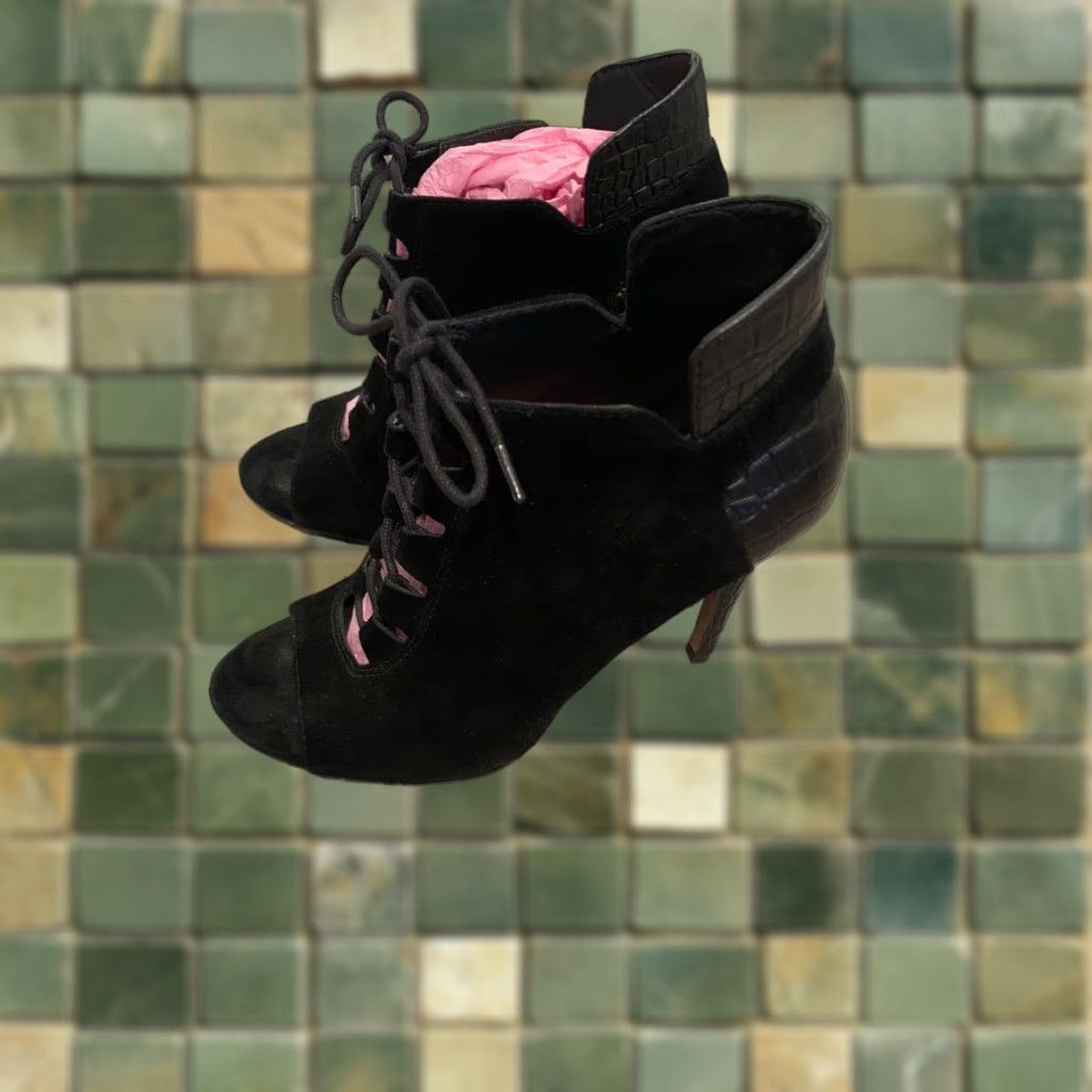 VINTAGE Pour La Victoire Vionne Lace-Up Peep-Toe Suede Embossed Black Ankle Booties 8.5 Women Modern Pump Heel 4 in+ Stiletto