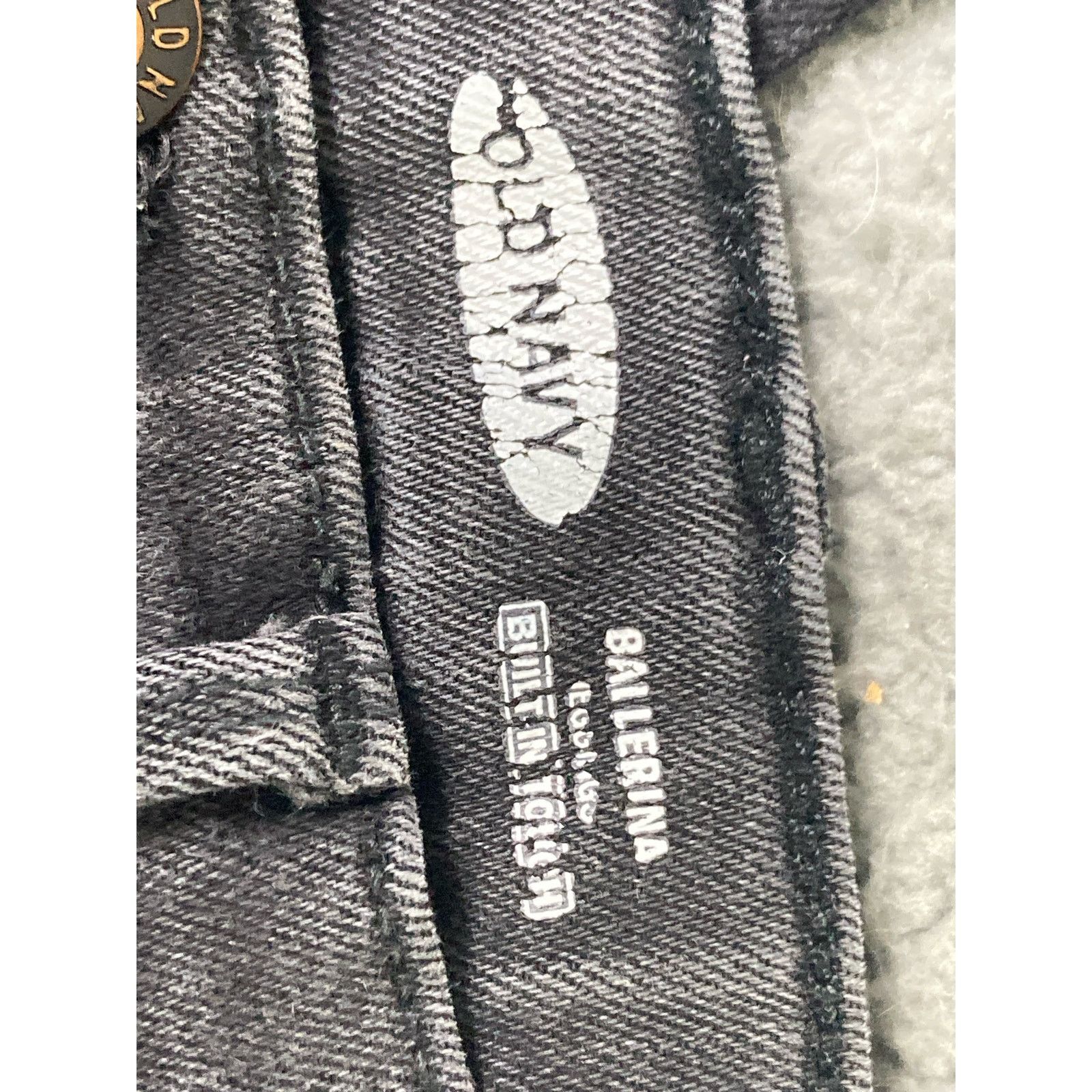 Old Navy Old Navy Women's Skinny Jeans Ballerina Style Black Size 8 Size 30" / US 8 / IT 44 - 2 Thumbnail