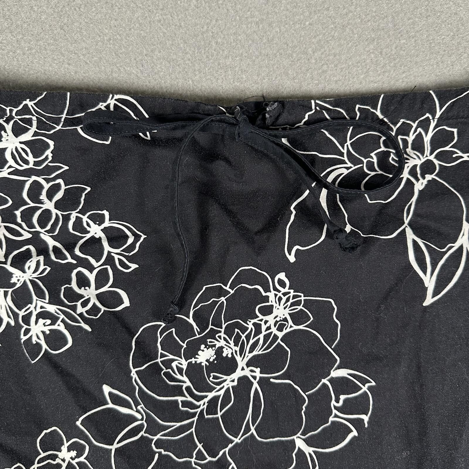 Other Skirt Black White Floral Tie Front Y2K Size 28" / US 6 / IT 42 - 2 Thumbnail