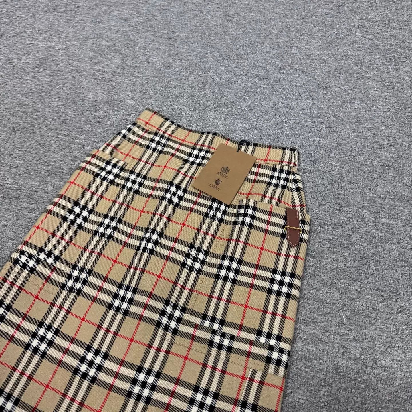 Burberry Burberry Check Leather Trim Midi Skirt 34 Size 24" / US 00 / IT 34 - 3 Thumbnail