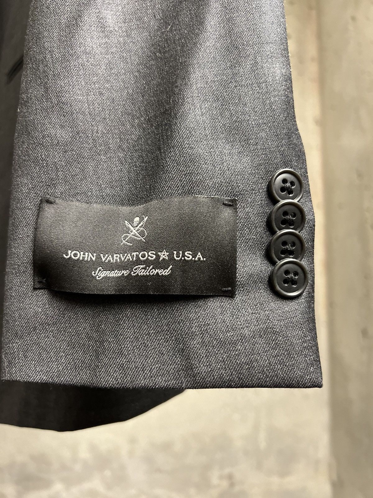 John Varvatos Signature tailored 2 button blazer Size 40R - 2 Thumbnail