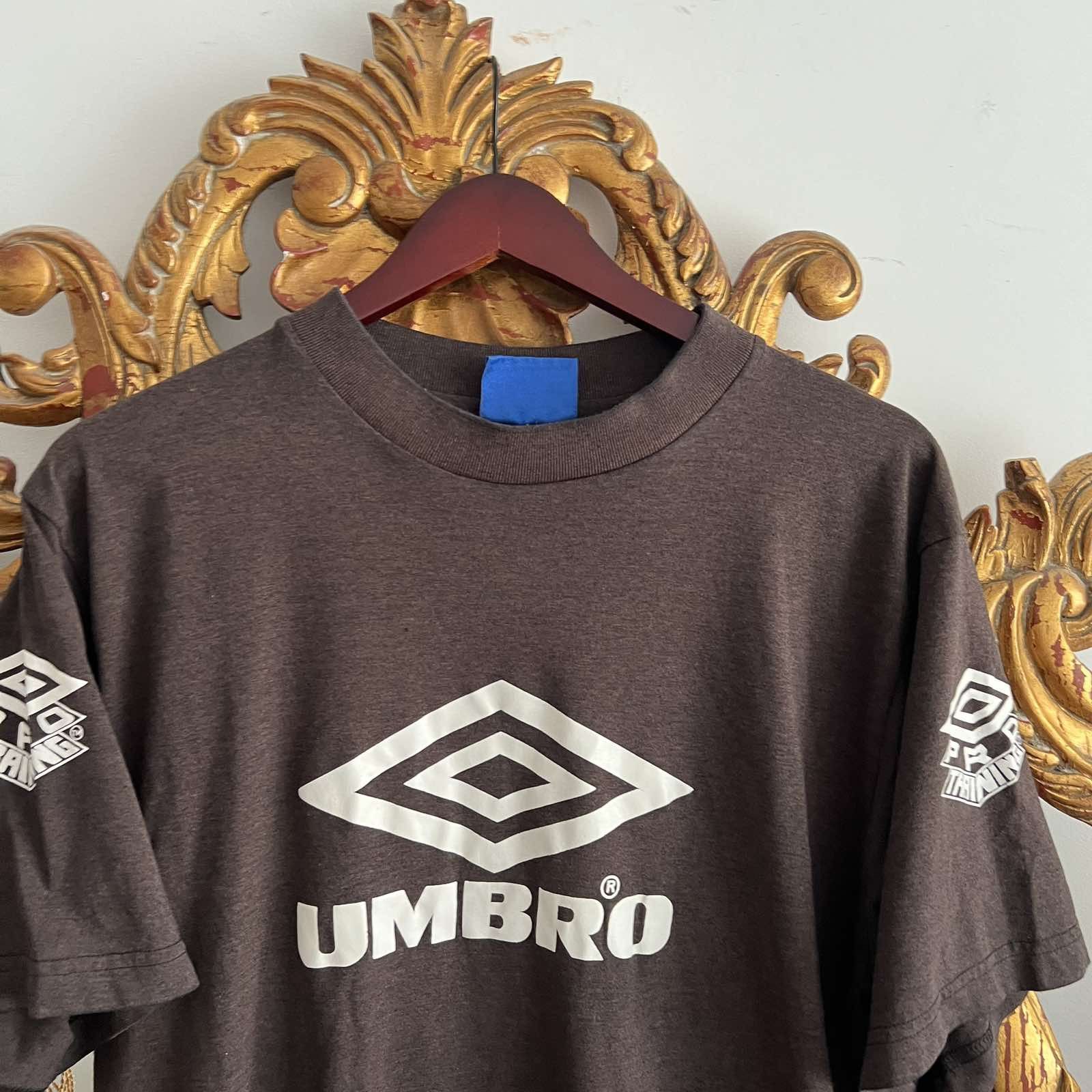 Vintage Umbro Training Vintage Tee Big Logo Oversized Boxy Fit Size US L / EU 52-54 / 3 - 4 Thumbnail