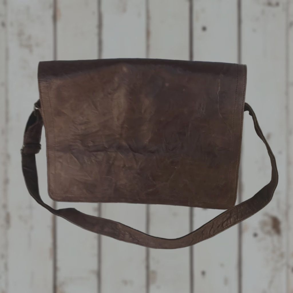 Vintage Wilsons Leather Brown X-Large Messenger Bag - Genuine Leather, Business Casual Travel, Classic, Mens
