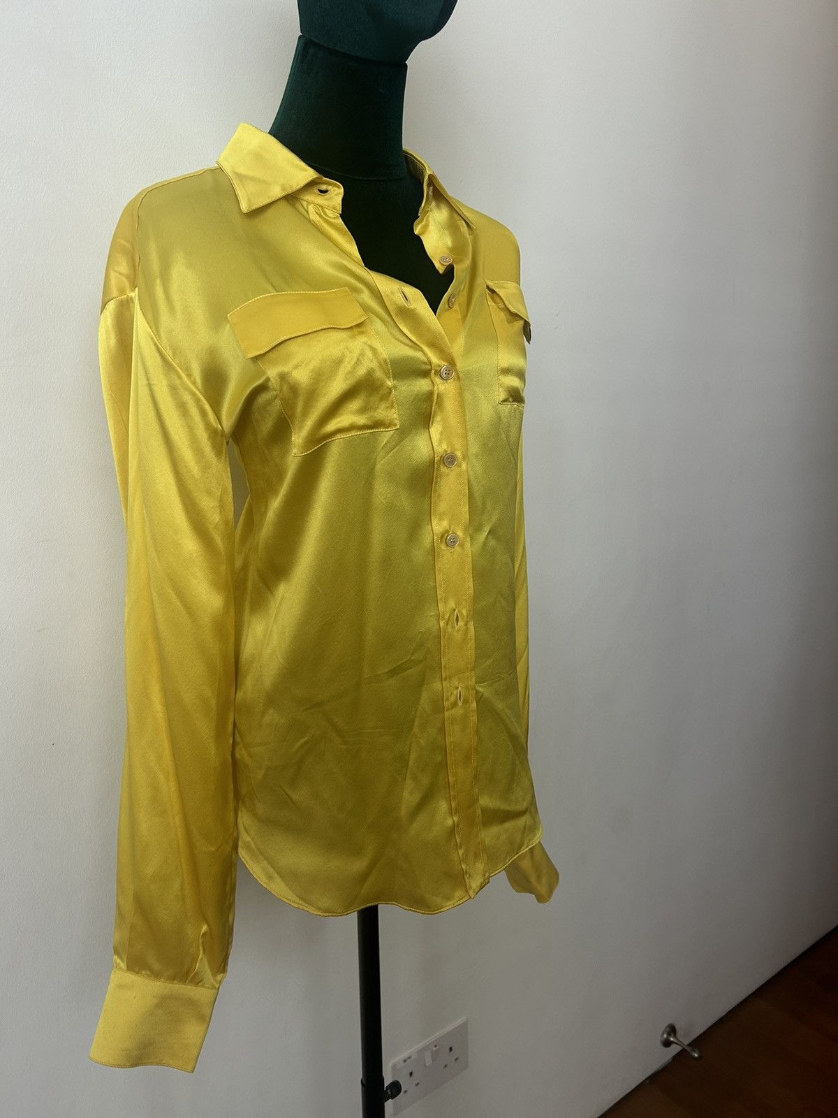 Blumarine Yellow satin silk bulmarine office button up Size M / US 6-8 / IT 42-44 - 2 Thumbnail