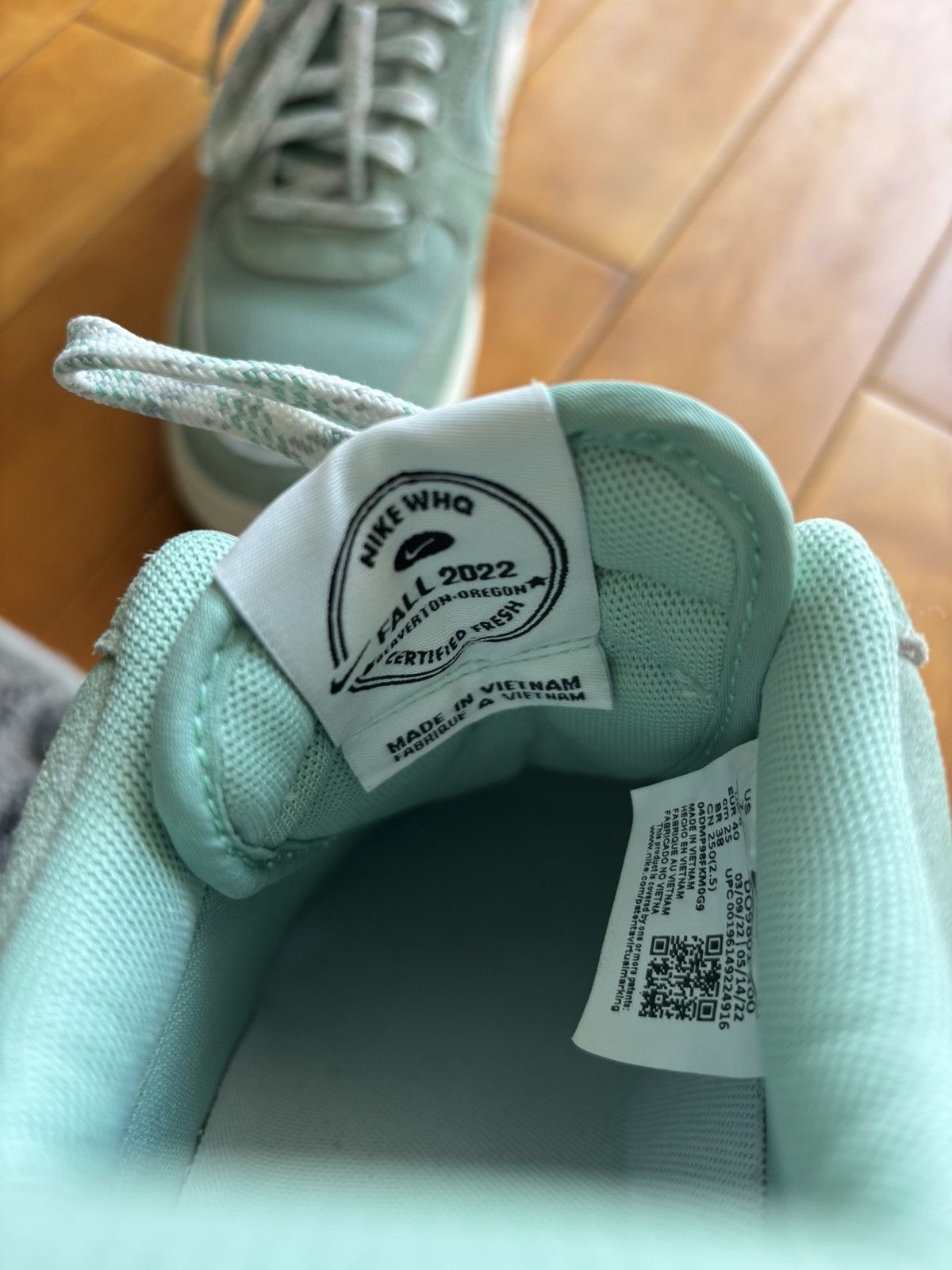 Nike 2022 Nike Air Force 1 ‘07 LV8 ‘Certified Fresh-Enamel Green’ Size US 7 / EU 40 - 7 Thumbnail