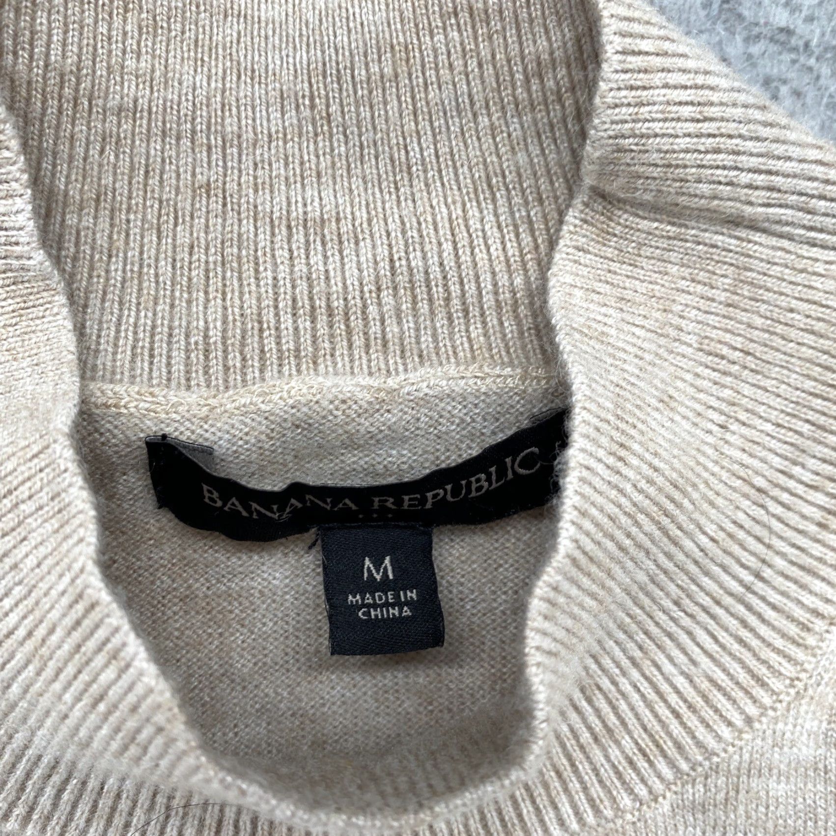 Banana Republic Banana Republic Lightweight Wool Blend Beige Sweater Women’s Size M Pullover Long Sleeve Wool Blend Beige Womens Medium Lightweight Pullover Sweater Size M / US 6-8 / IT 42-44 - 3 Thumbnail
