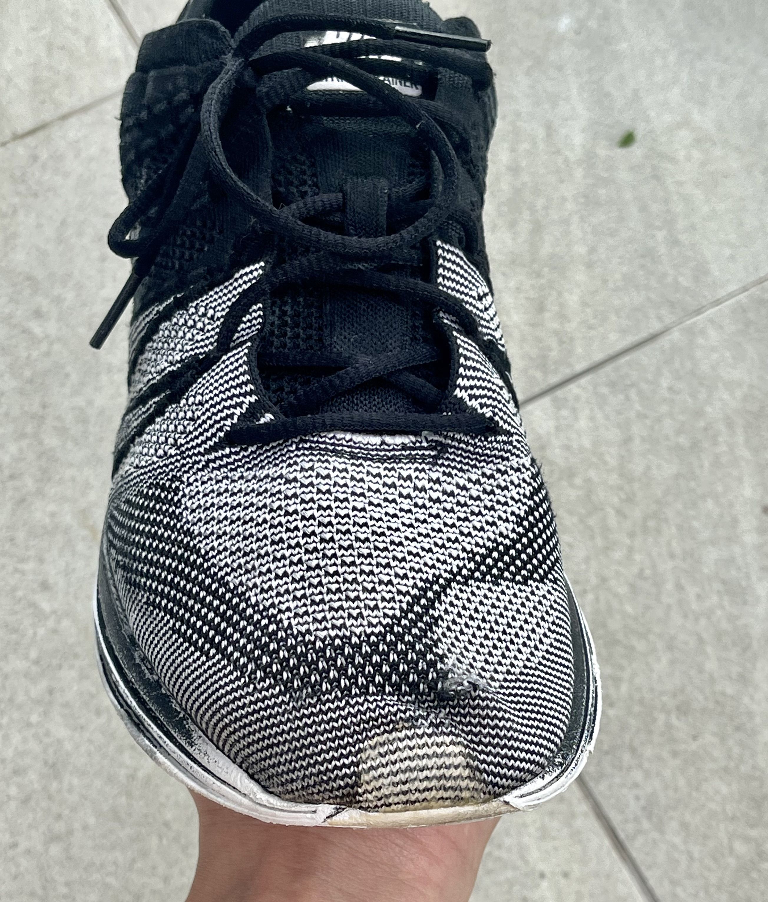 Nike (2018) Nike Flyknit Trainer Oreo Kanye Yeezy Black/ White Size US 10 / EU 43 - 11 Thumbnail