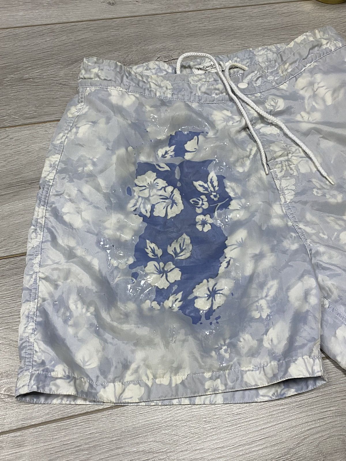 Yves Saint Laurent Yves Saint Laurent change color YSL RARE floral shorts Size US 36 / EU 52 - 2 Thumbnail