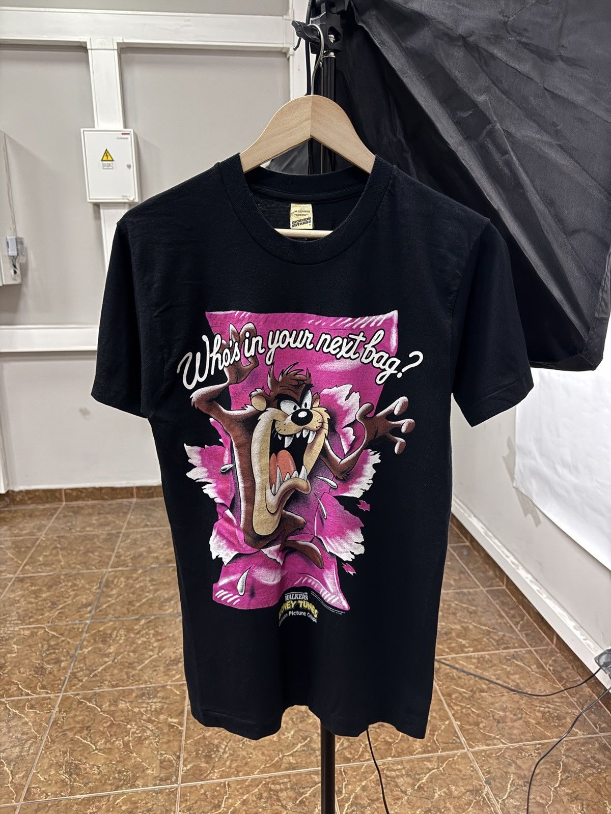 Warner Bros 🇺🇸 Vintage 1993 Taz Tasmanian Devil Warner Bros T-Shirt Retro Size US M / EU 48-50 / 2 - 1 Thumbnail
