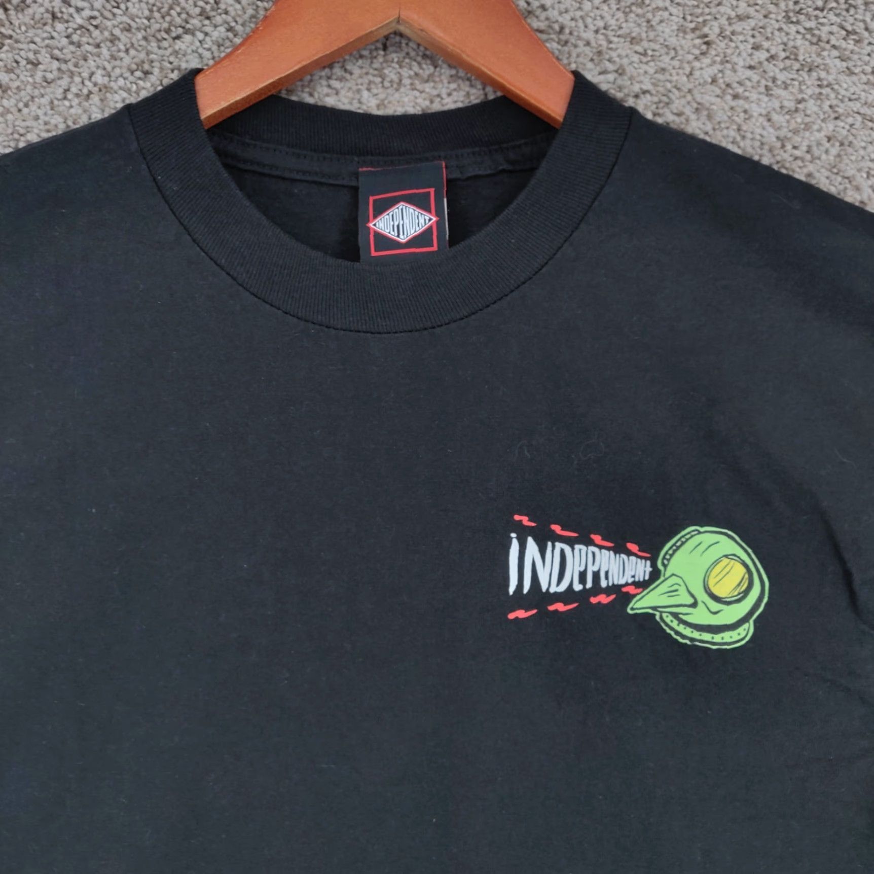 Vintage VINTAGE Independent Trucks Shirt Mens Medium Tony Hawk Short Sleeve Y2k 90s Logo Black Cotton Knit Crew Neck Size US M / EU 48-50 / 2 - 3 Thumbnail