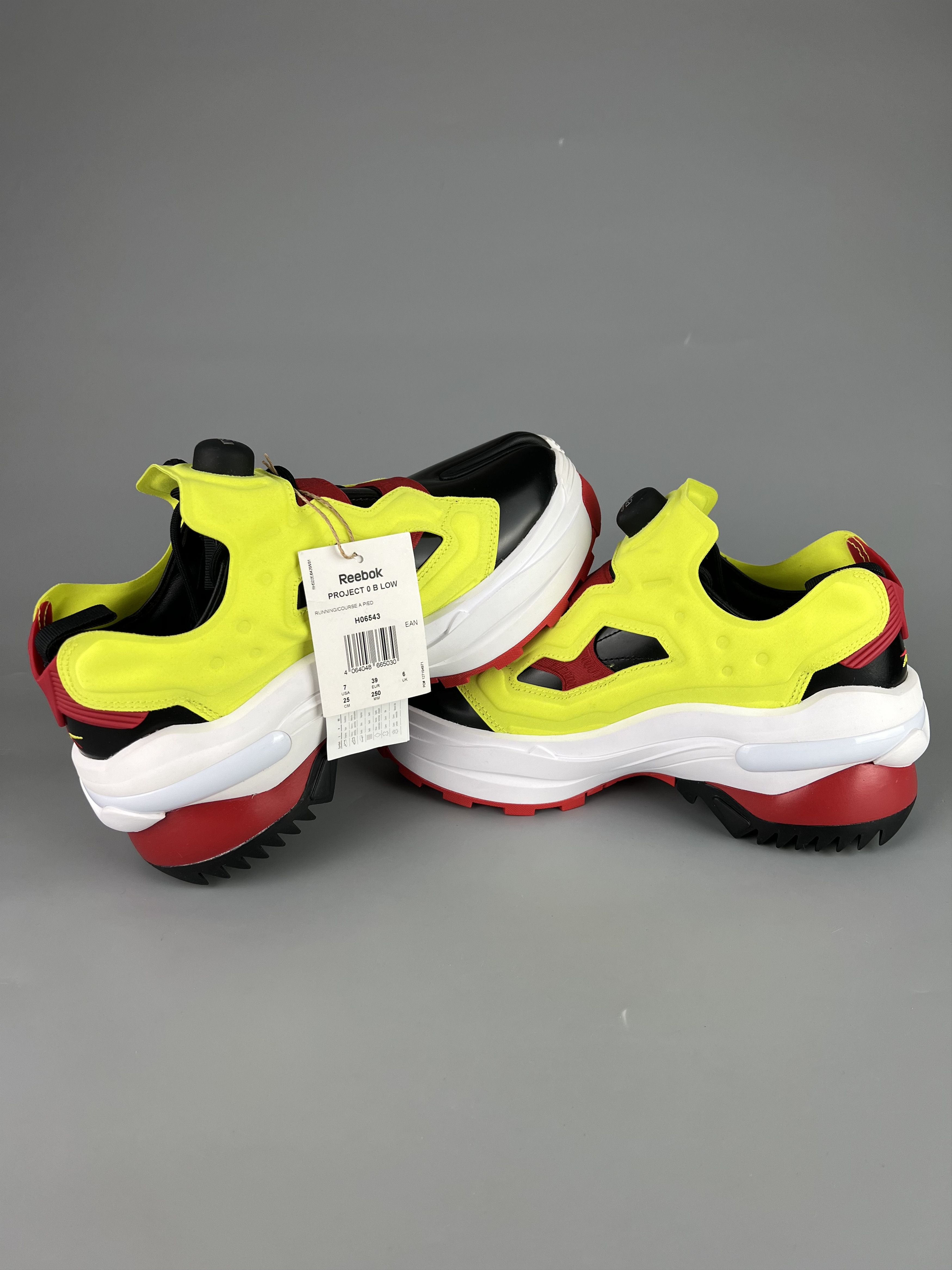 Maison Margiela × Reebok Maison Margiela X Reebok InstaPump Fury Tabi Size US7 Size US 7 / EU 40 - 6 Thumbnail