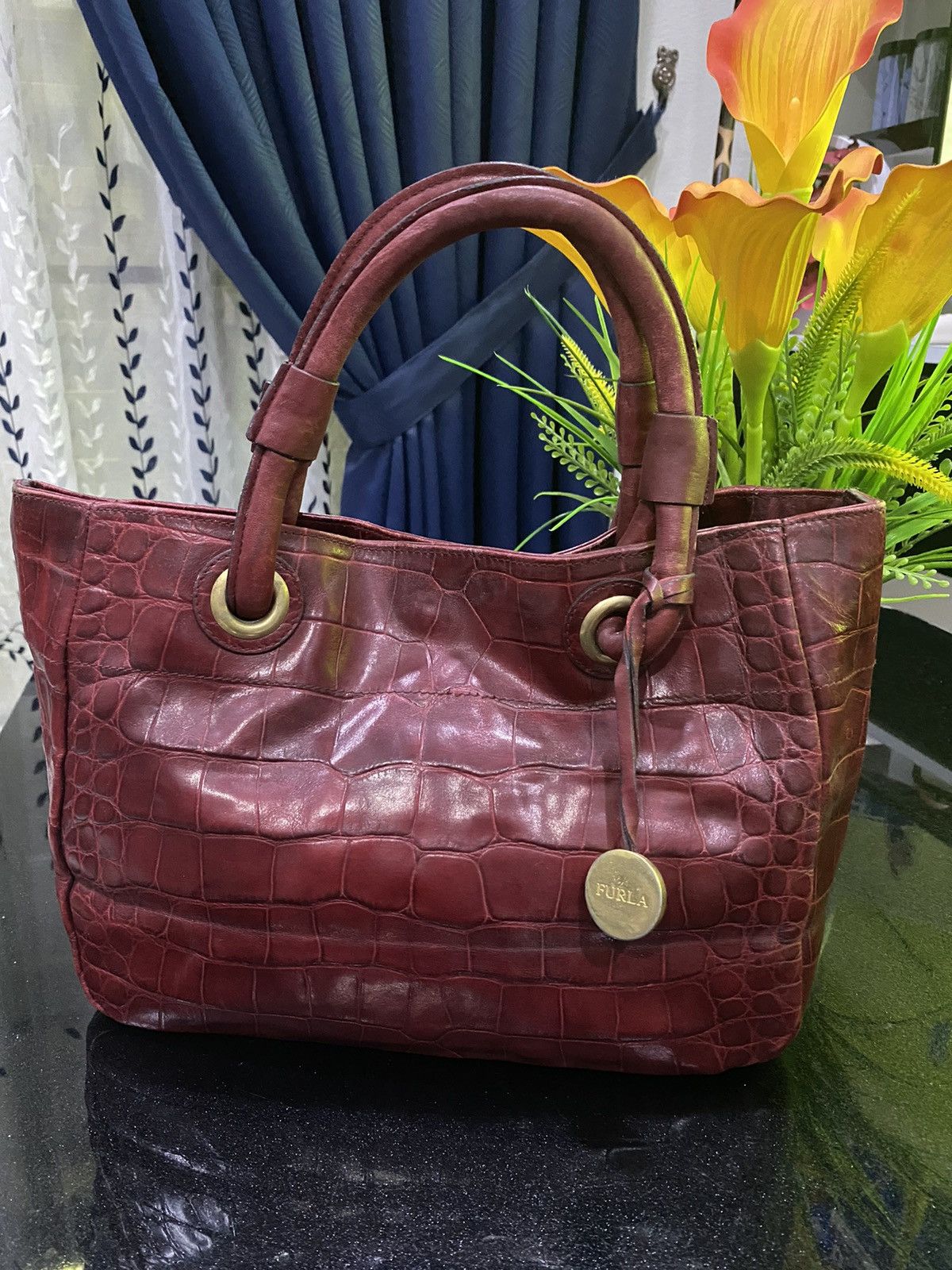 Furla Furla Burgundy Embossed Hand Bag Size ONE SIZE - 2 Thumbnail