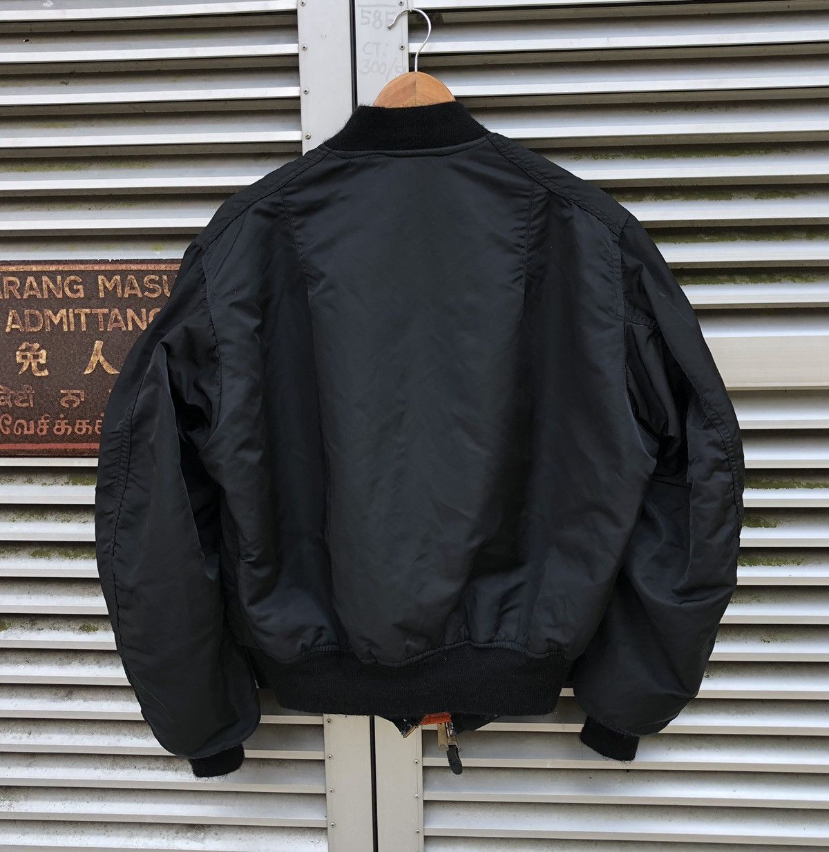 Alpha Industries Vintage Flyer’s Man Intermediate Ma-1 Bomber Jacket Size US XL / EU 56 / 4 - 8 Thumbnail