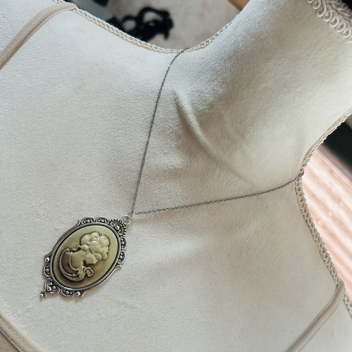 Handmade Handcrafted golden opalescent Victorian lady cameo necklace Size ONE SIZE - 1 Thumbnail
