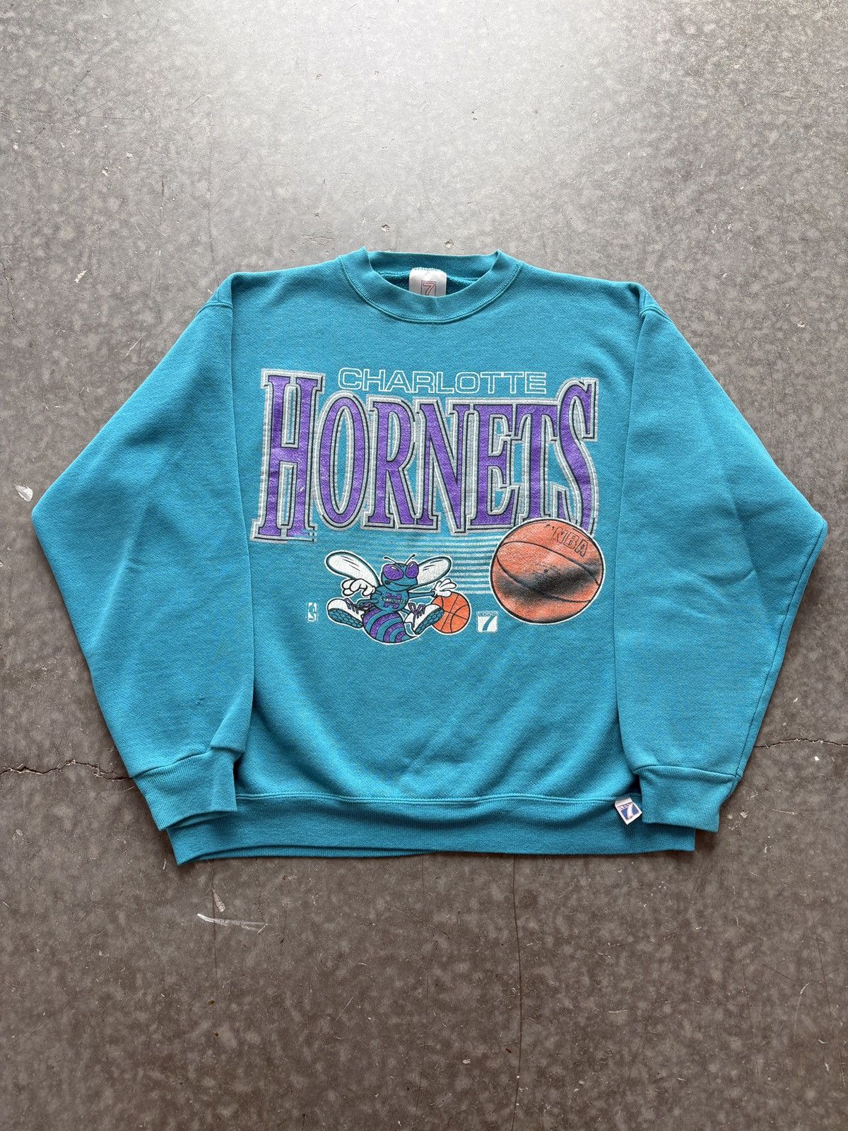 Logo 7 Vintage 90s NBA Charlotte Hornets Crewneck Sweatshirt Size US L / EU 52-54 / 3 - 1 Thumbnail