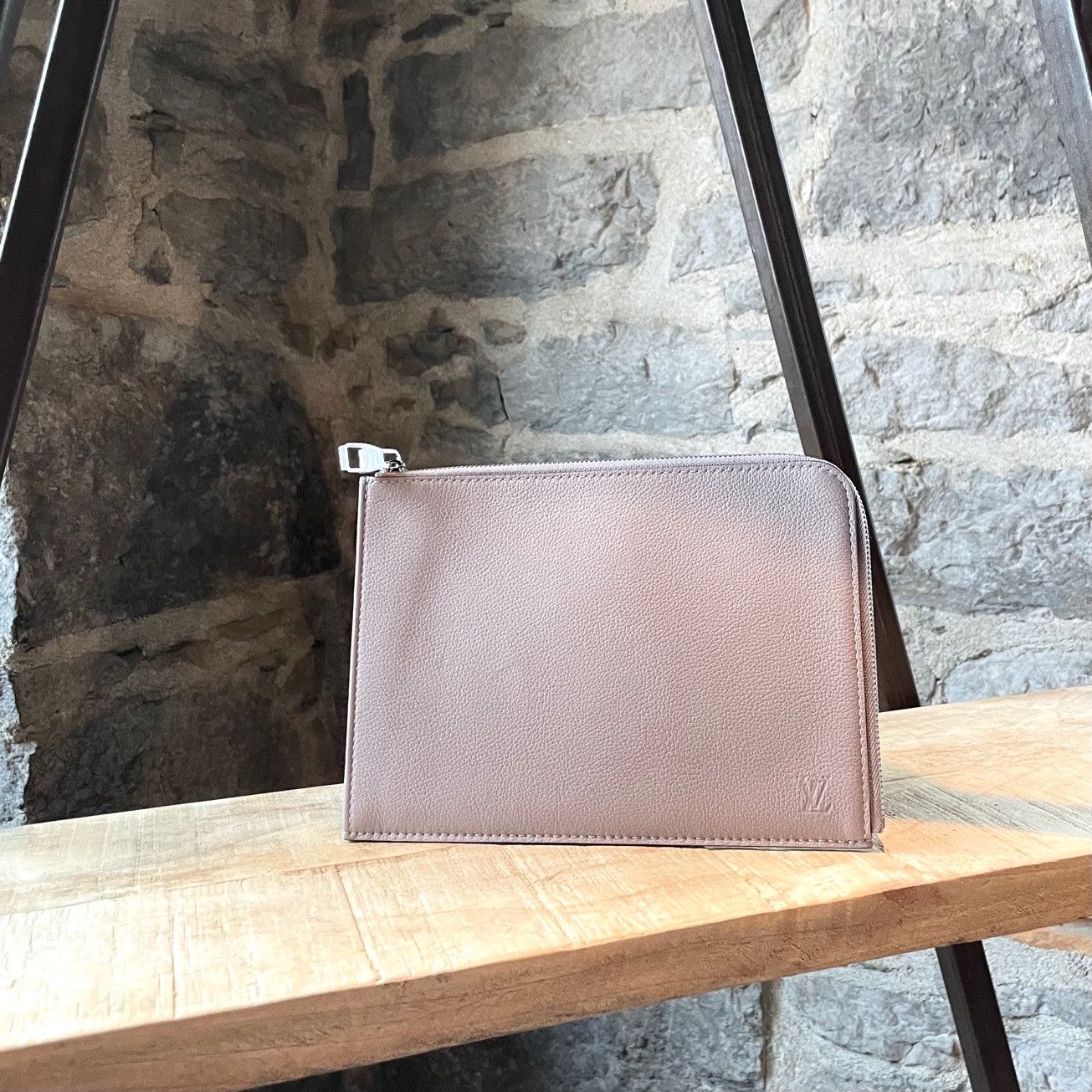 Louis Vuitton Louis Vuitton Pochette Jules Taupe Leather Zippered Pouch Size ONE SIZE - 1 Thumbnail