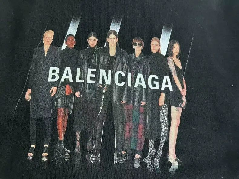 Balenciaga Balenciaga Character Printed Hooded Sweater Black Size US XS / EU 42 / 0 - 3 Thumbnail