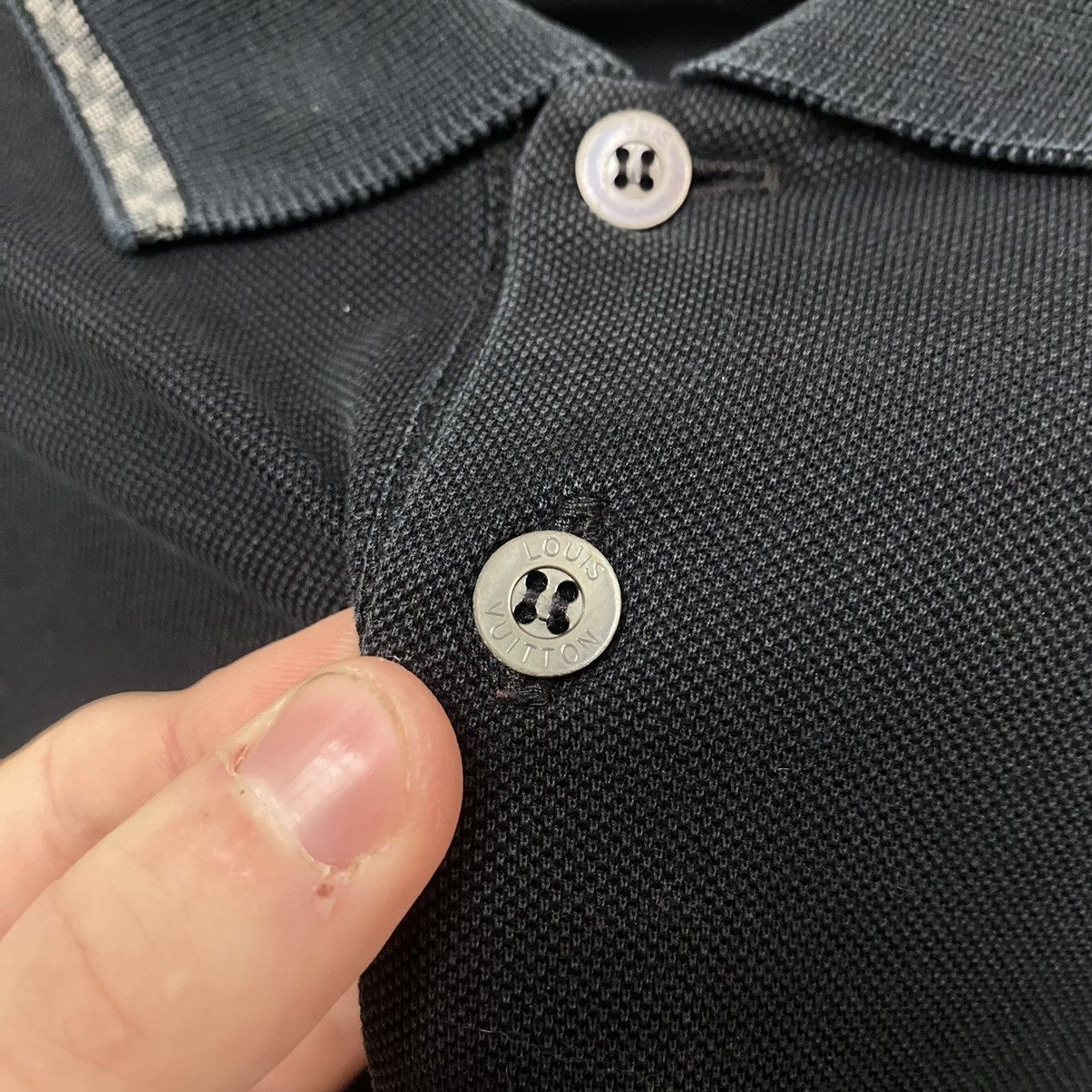 Louis Vuitton Louis Vuitton Long Sleeve polo Size US XL / EU 56 / 4 - 5 Thumbnail