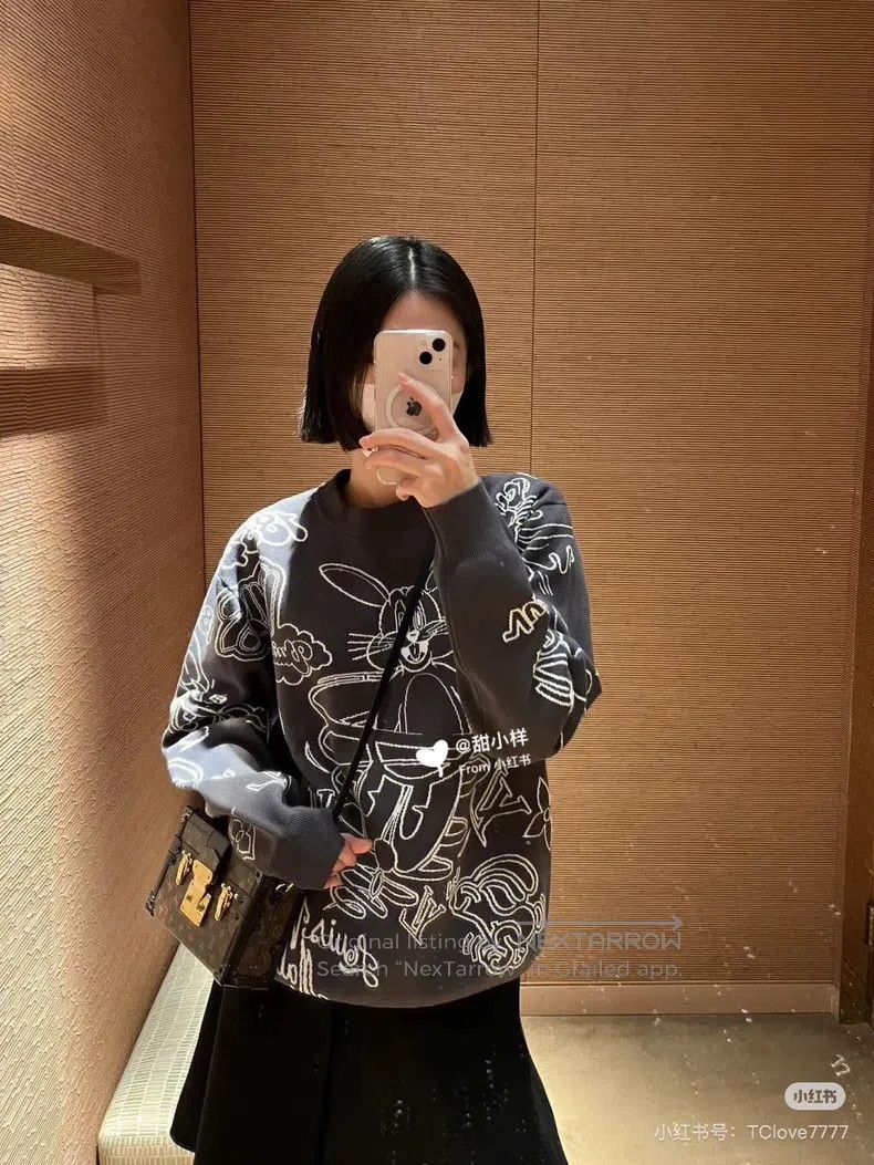 Louis Vuitton Louis Vuitton New Year Limited Bugs Bunny Pattern Grey Cre Size US XXL / EU 58 / 5 - 8 Thumbnail