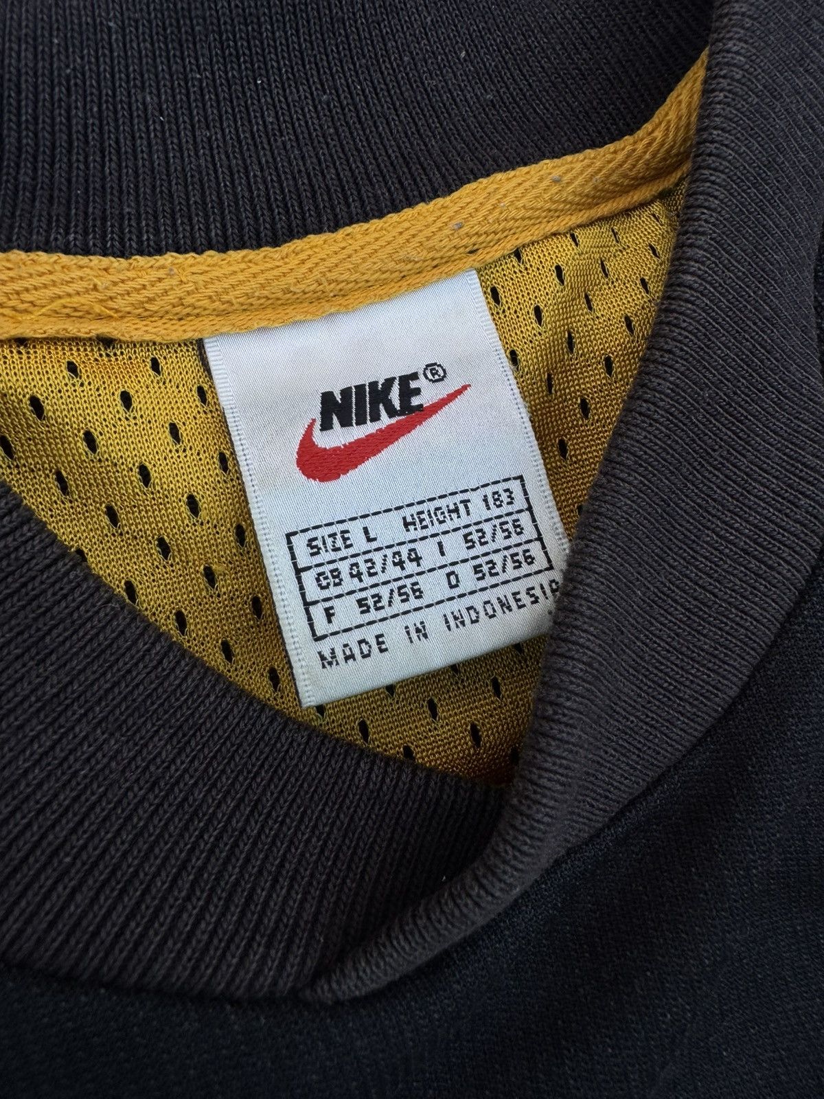 Nike Nike 90s Vintage crewneck Black and Yellow Skate Retro Swag Size US XL / EU 56 / 4 - 3 Thumbnail