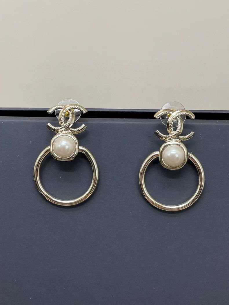 Chanel Chanel Pearl Circular Earrings in Box Size ONE SIZE - 4 Thumbnail