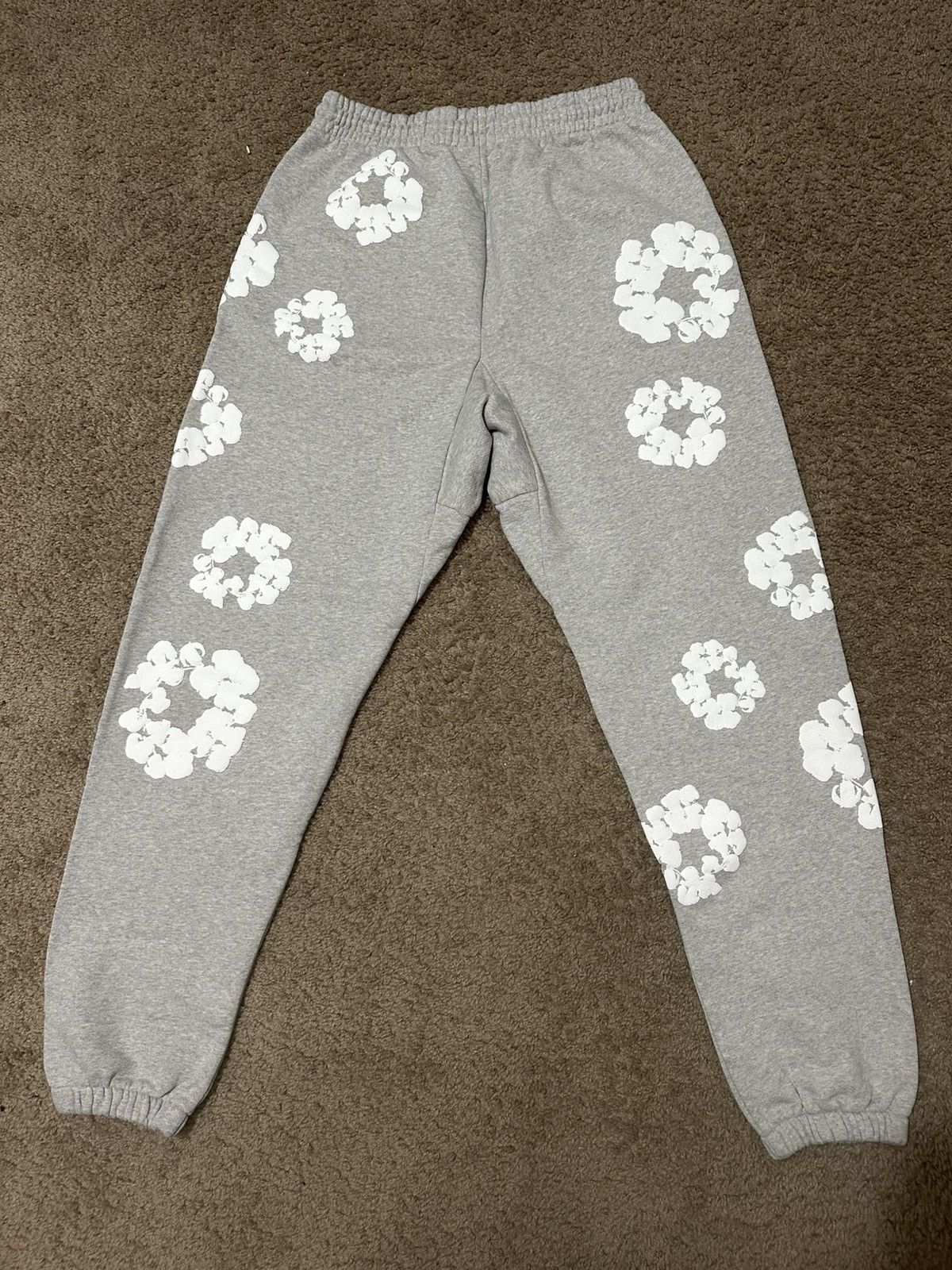 DENIM TEARS Denim Tears Cotton Wreath Sweatpants Size US 36 / EU 52 - 2 Thumbnail
