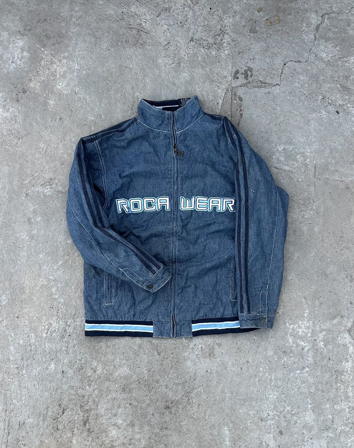 Rocawear Vintage Y2K Rocawear Embroidered Denim Track Jacket Indigo Size US L / EU 52-54 / 3 - 1 Thumbnail