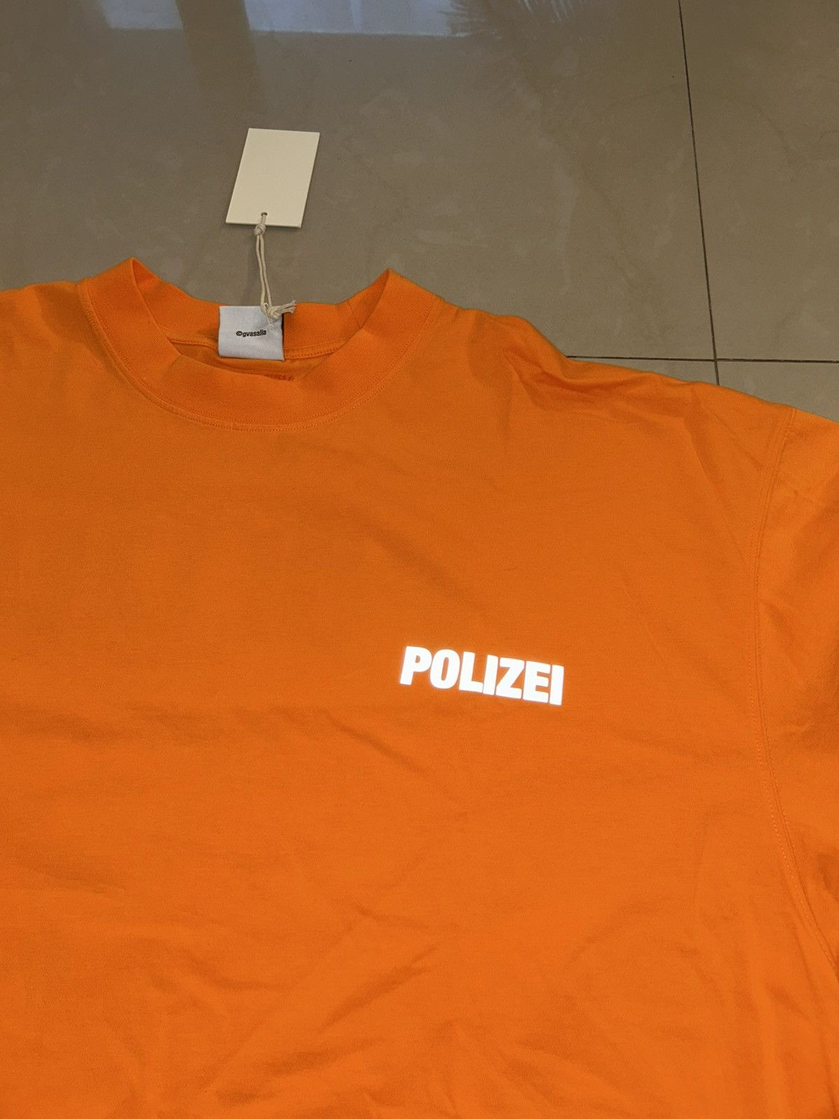 Vetements Vetements 3m Polize Tee Size US XL / EU 56 / 4 - 2 Thumbnail