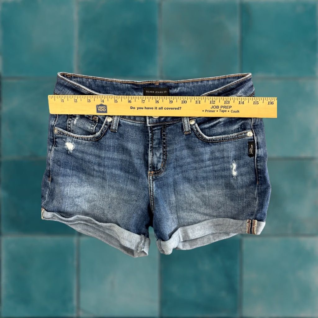 Silver Jeans Co. Silver Jeans Suki Shorts Women's W25 x L4 Blue Denim Stretch Distressed Cuffed Regular Rise Bohemian Outdoor 5-Pocket Denim Shorts Women Azul? Size 42" / US 20 - 1 Thumbnail