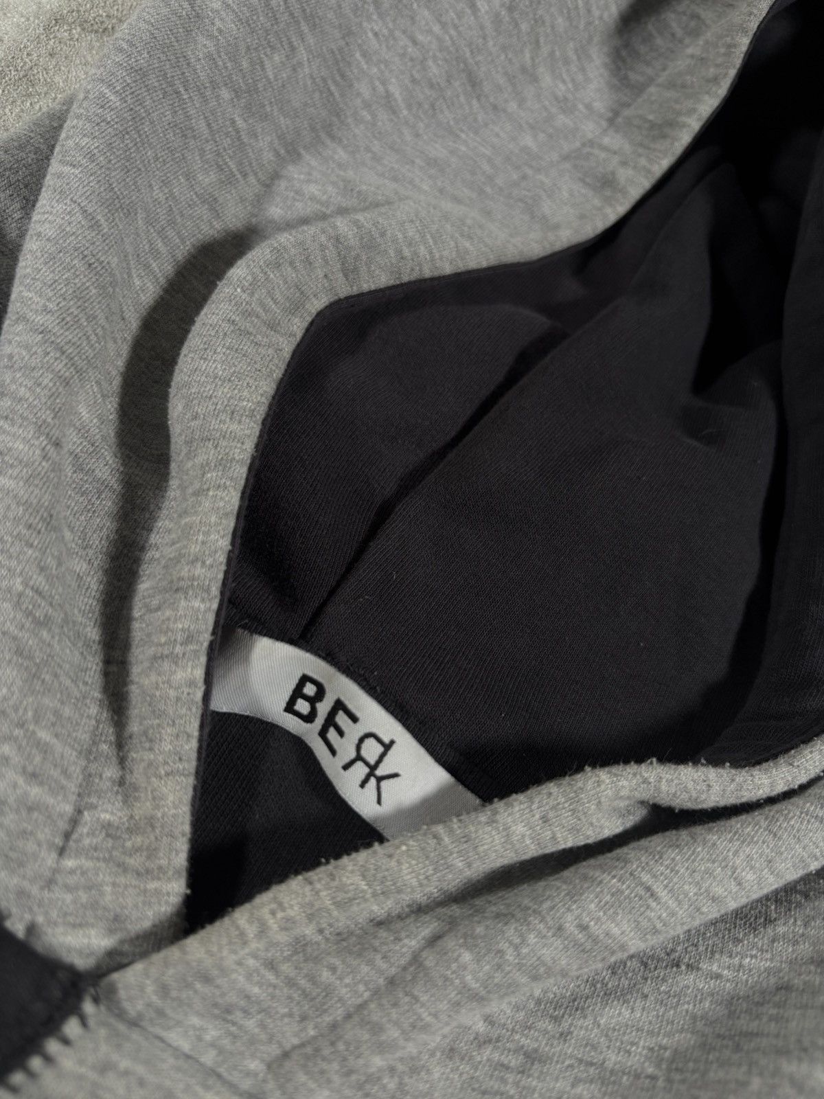 If Six Was Nine A COLD WALL type Avantgarde Curved Hoodie Fit Yeezy Gap Size US L / EU 52-54 / 3 - 5 Thumbnail