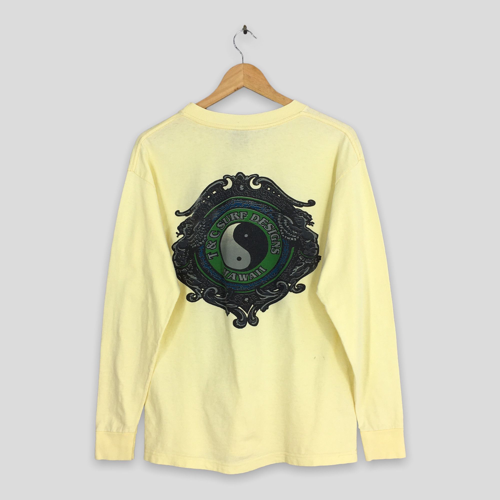 Vintage Vintage 90's T&C Surf Designs Ying Yang Yellow Tshirt Size M Size US M / EU 48-50 / 2 - 1 Thumbnail