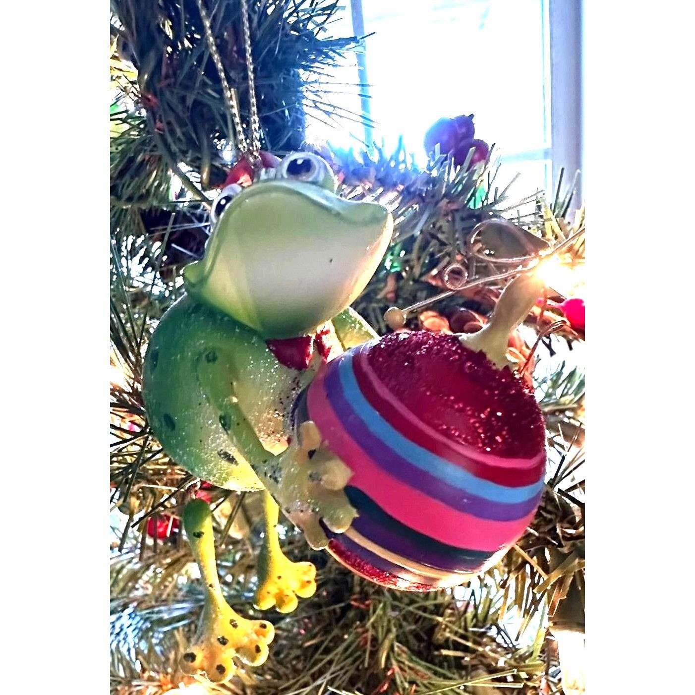 Vintage Vintage Frog Ornament Christmas Dangling Legs Holding Orname Size ONE SIZE - 4 Thumbnail