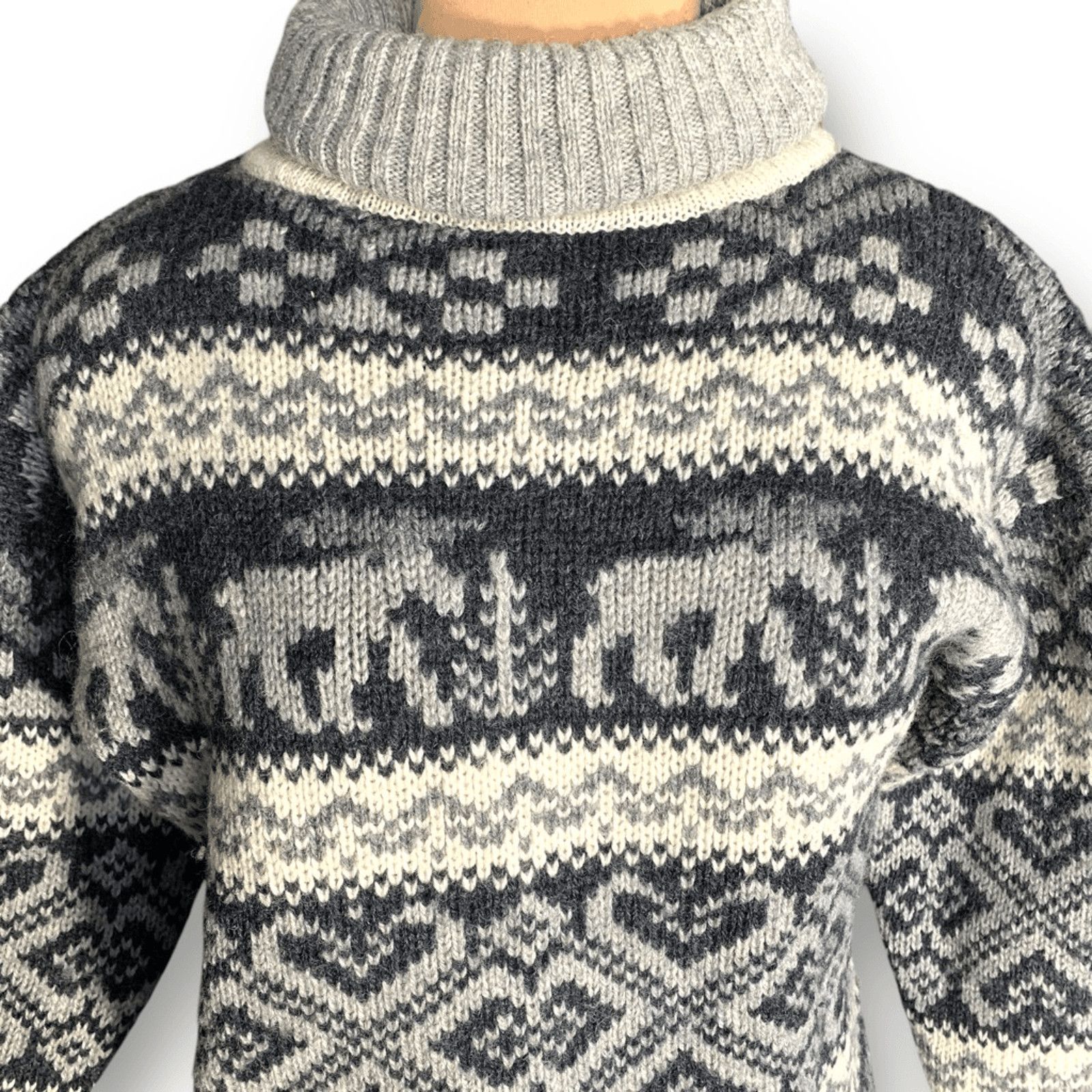 Eddie Bauer Vintage 90s Eddie Bauer Gray Wool Moose Nordic Fair Isle Size M / US 6-8 / IT 42-44 - 2 Thumbnail