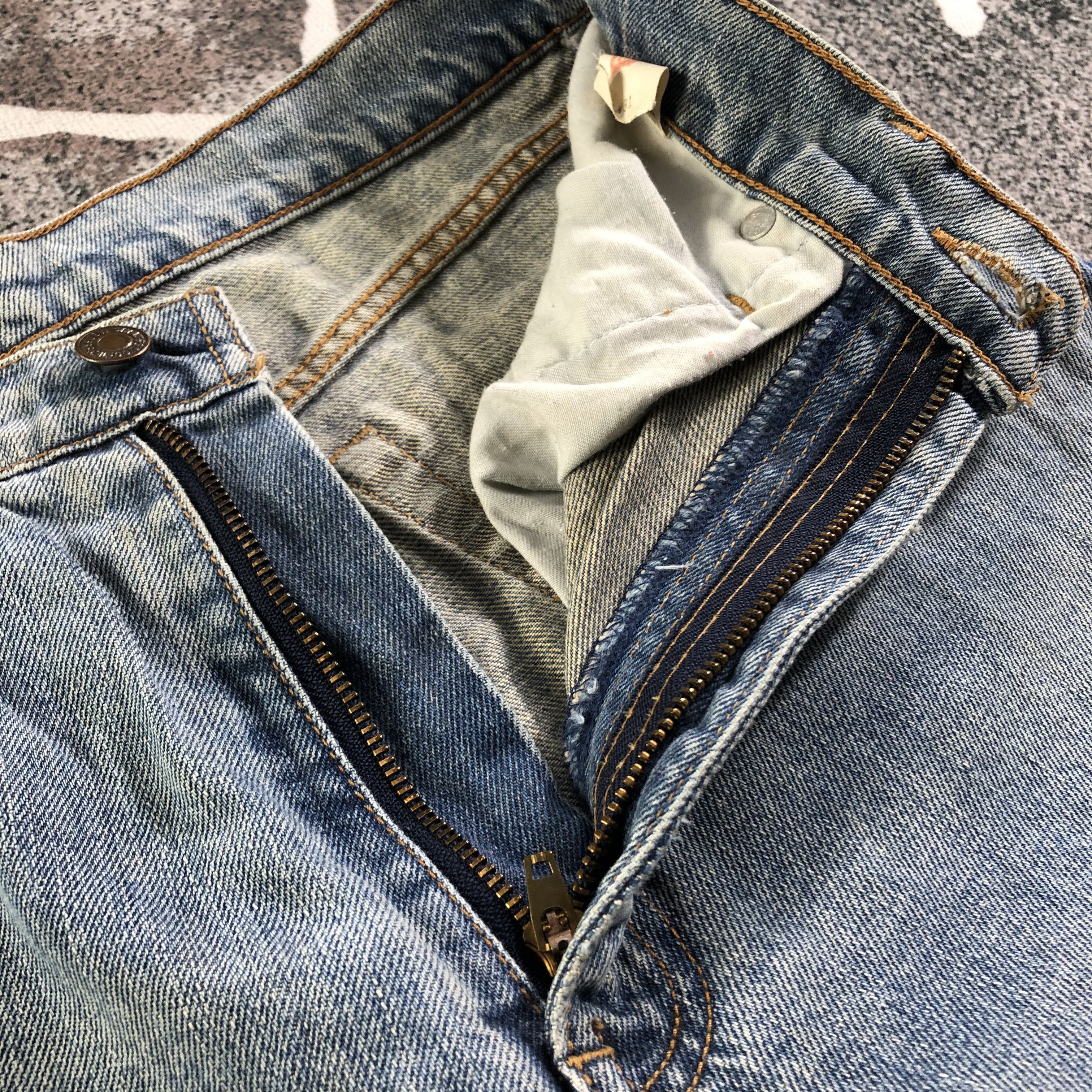 Levi's Vintage Levis Jeans 519 Ripped Medium Wash KJ2494 Size US 27 - 8 Thumbnail