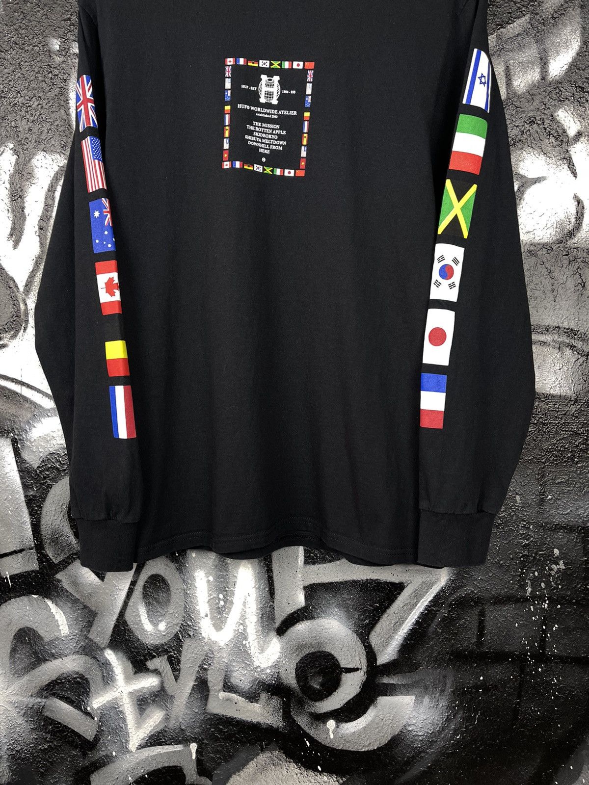Huf HUF Worldwide Atelier Black Long Sleeve T-Shirt Men’s Size M Size US M / EU 48-50 / 2 - 4 Thumbnail