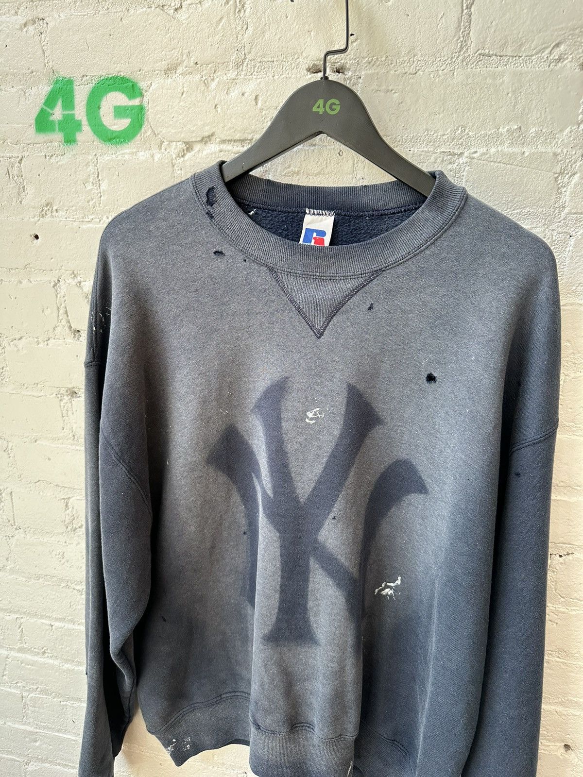 Vintage VINTAGE NY YANKEES RUSSLE CREWNECK Size US L / EU 52-54 / 3 - 1 Thumbnail