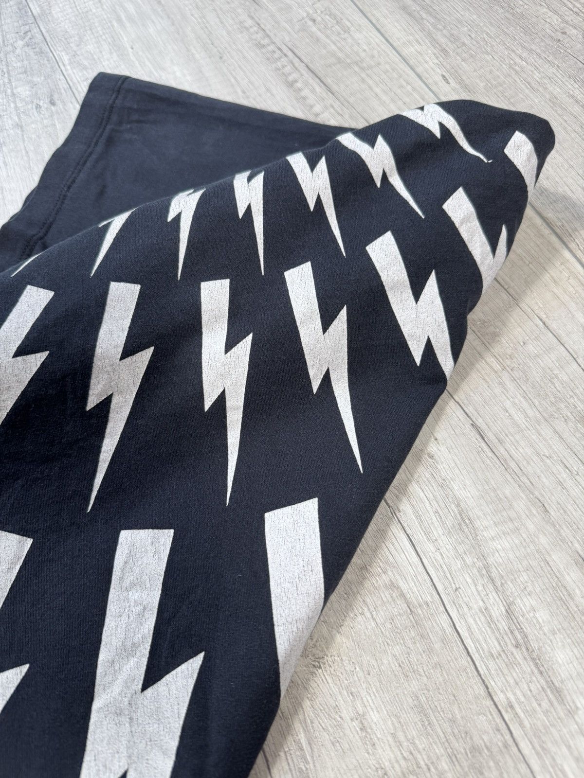 Neil Barrett Neil Barrett Thunderbolt Faded T-Shirt Size US L / EU 52-54 / 3 - 9 Thumbnail