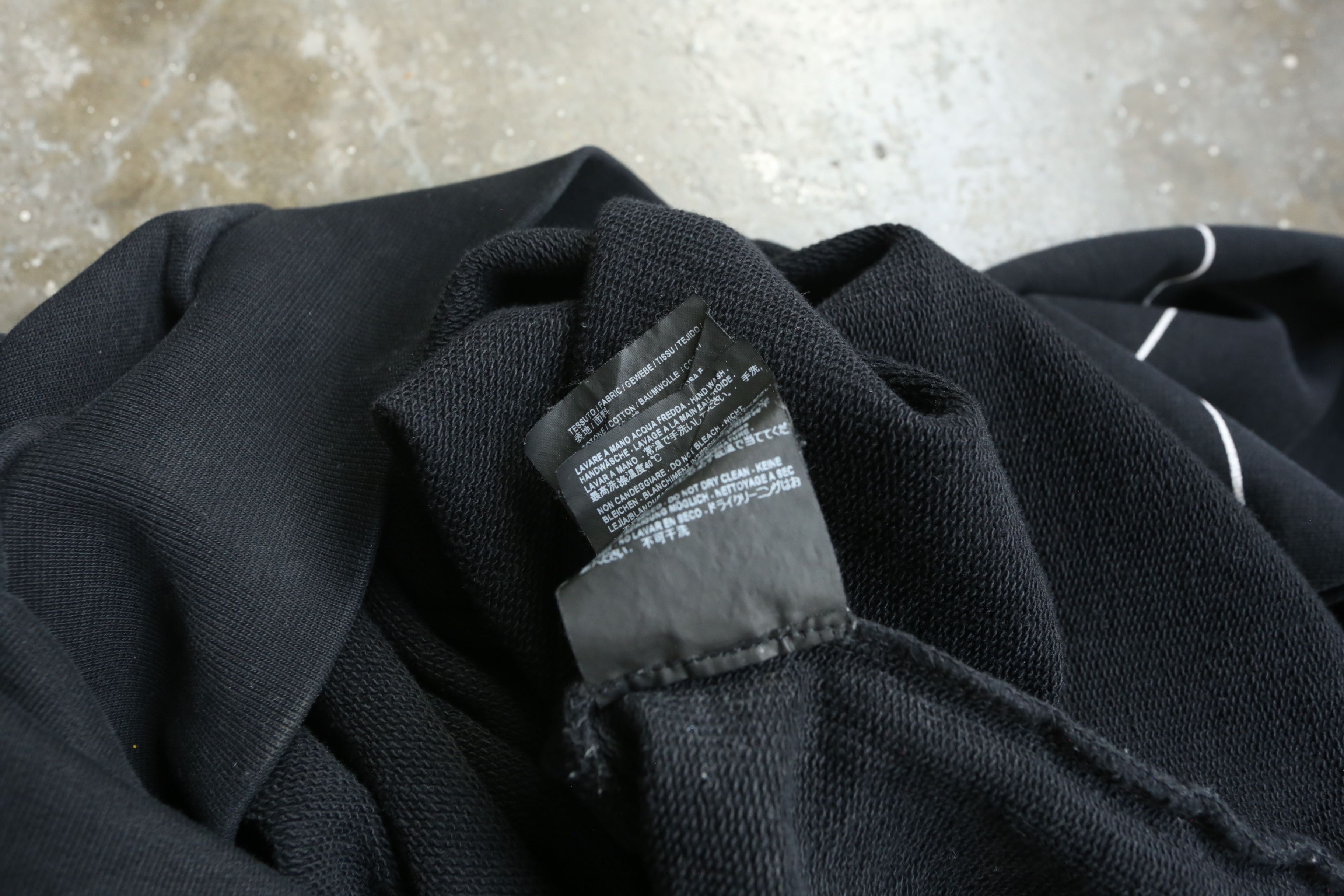 Balenciaga Balenciaga - F/W 17 - Oversized Homme Sweater Size US L / EU 52-54 / 3 - 7 Thumbnail