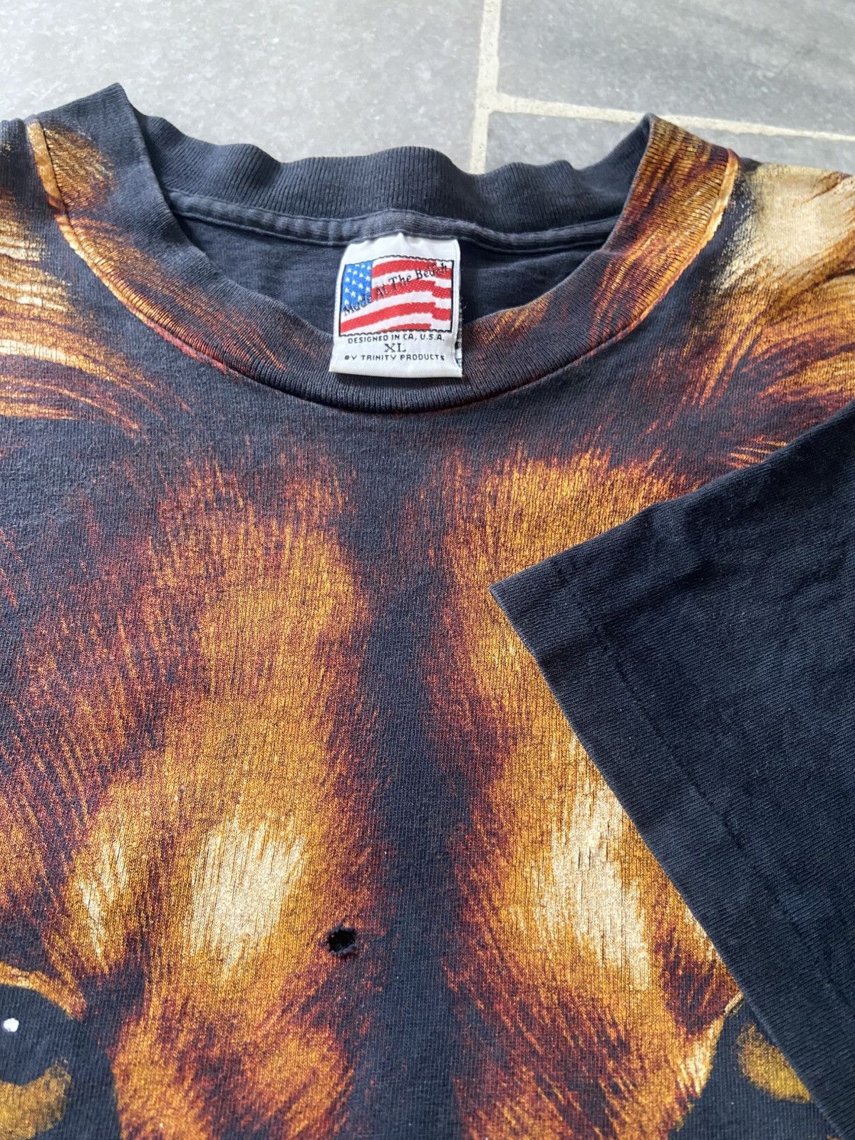 Vintage Vintage Lion King Trinity Sport Sun Faded Tee Size US XL / EU 56 / 4 - 5 Thumbnail