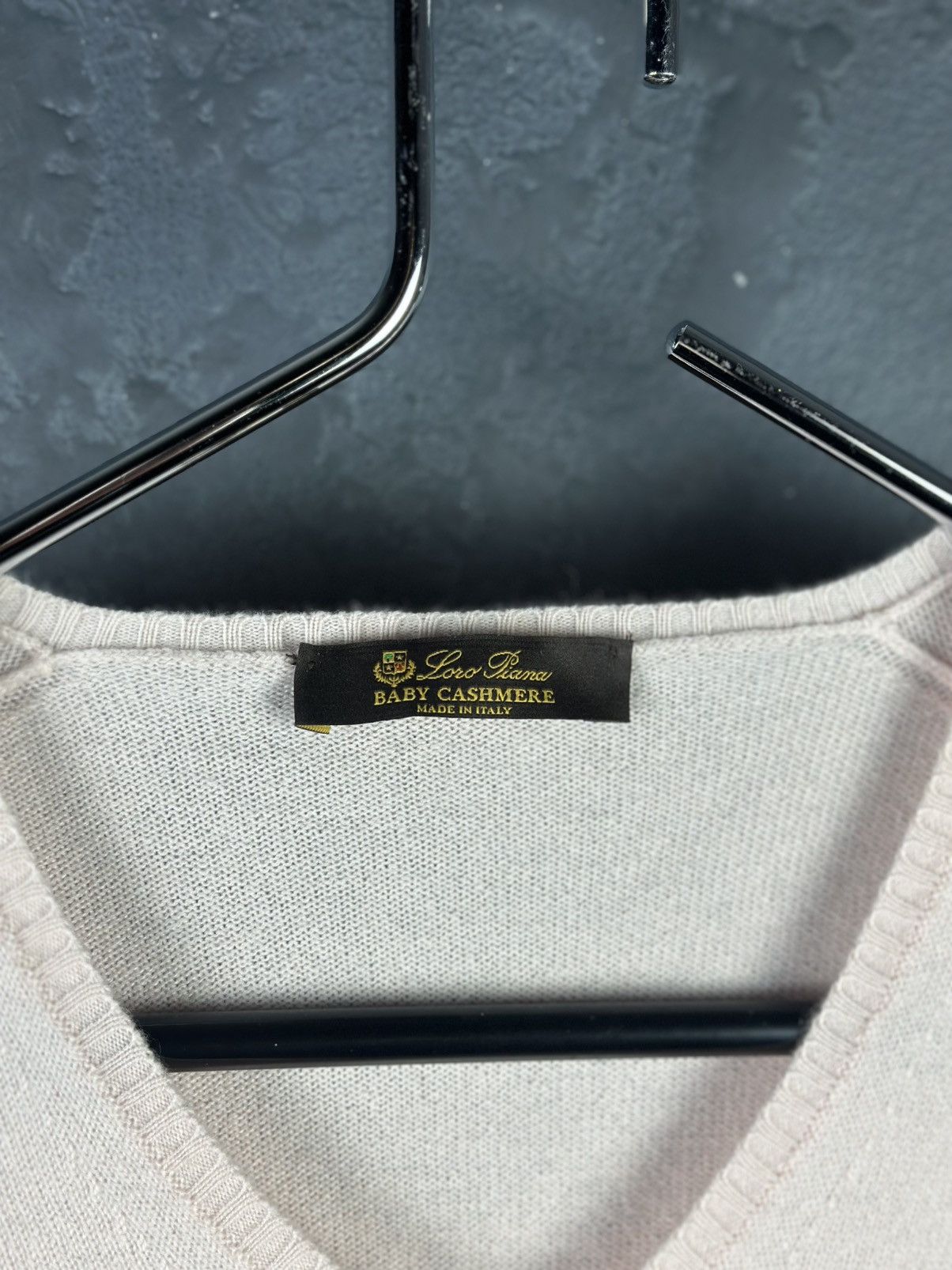 Loro Piana Loro Piana Baby Cashmere Long Sleve Knit V-Neck Pink Women's Size M / US 6-8 / IT 42-44 - 5 Thumbnail
