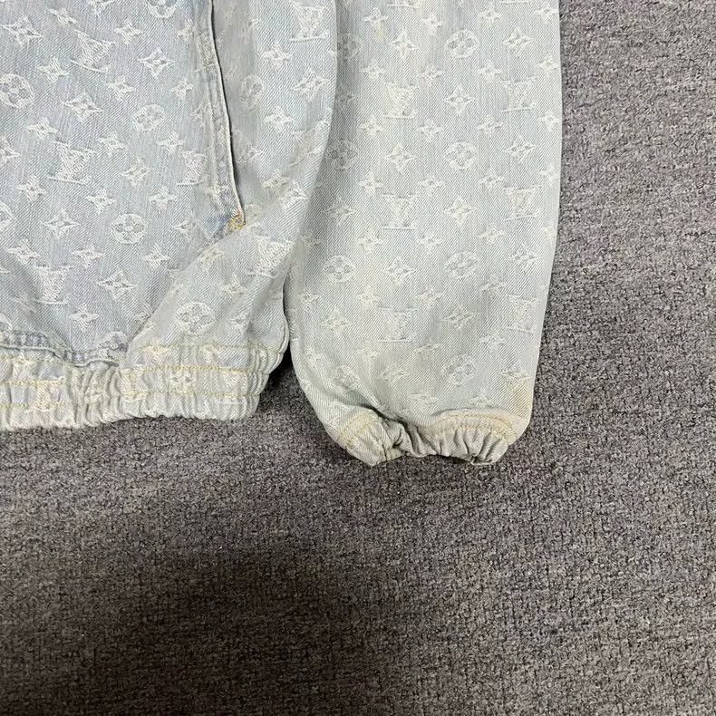 Louis Vuitton Louis Vuitton Full Logo Washed Zip Denim Hooded Jacket 2505 Size US L / EU 52-54 / 3 - 4 Thumbnail
