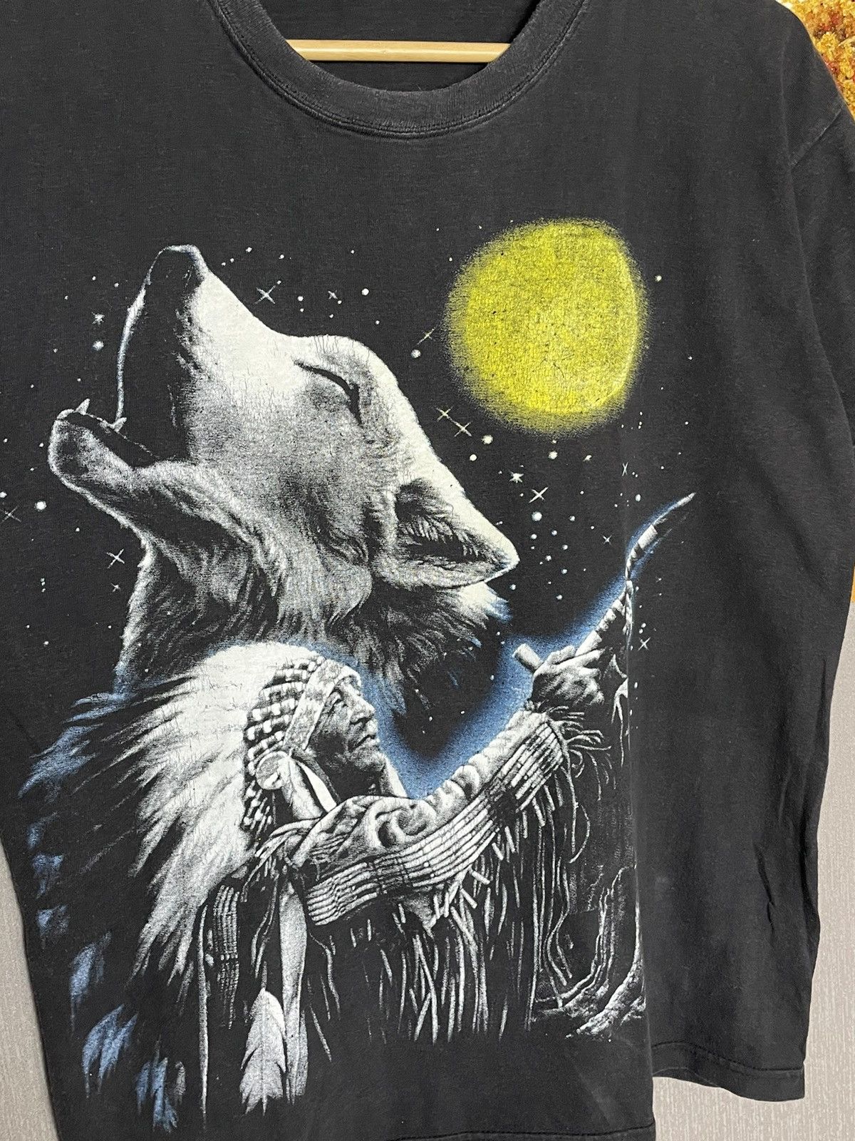 Vintage Vintage Faded Native American Wolf Hippie Rock Rare T-shirt Size US L / EU 52-54 / 3 - 5 Thumbnail