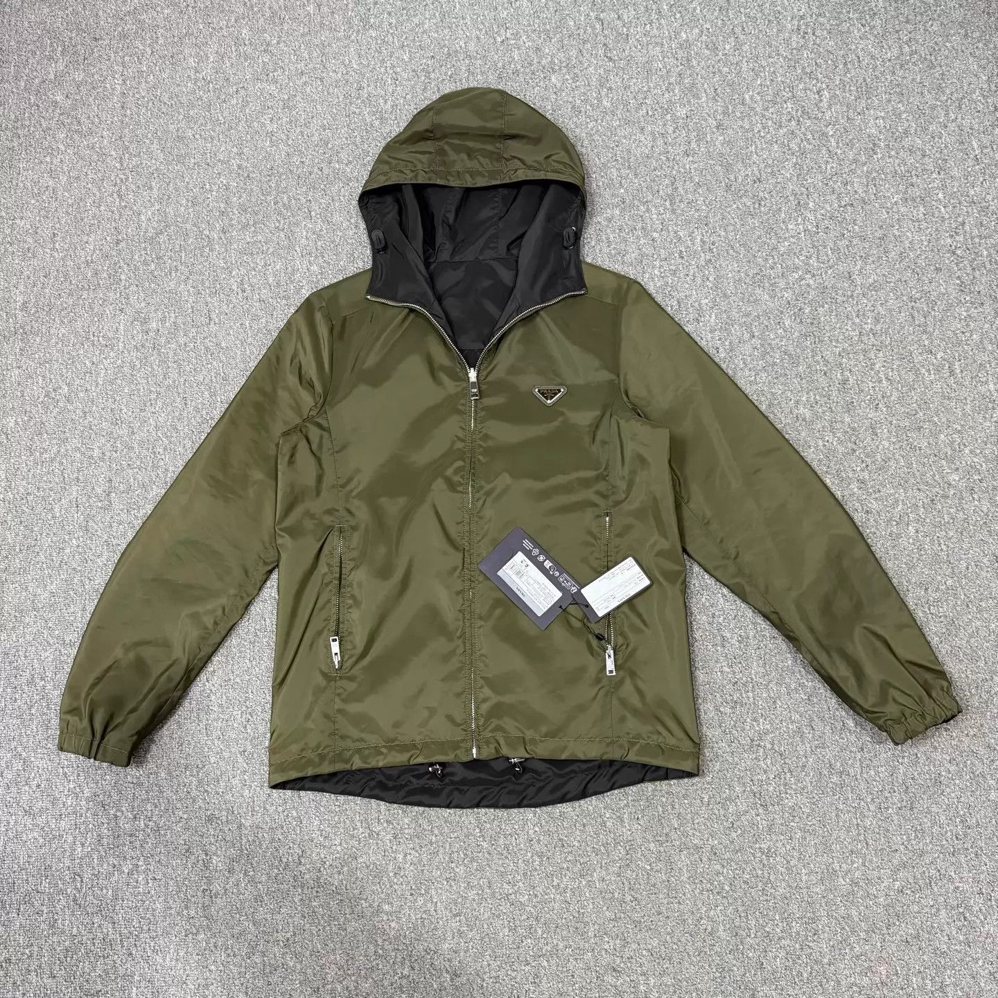 Prada Prada black green reversible triangle logo nylon jacket 48 Size US M / EU 48-50 / 2 - 1 Thumbnail
