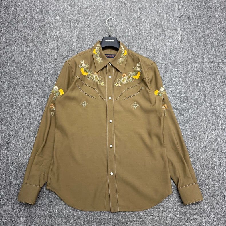 Louis Vuitton Louis Vuitton Floral Letter Embroidered Shirt Nextarrow-250 Size US XL / EU 56 / 4 - 1 Thumbnail