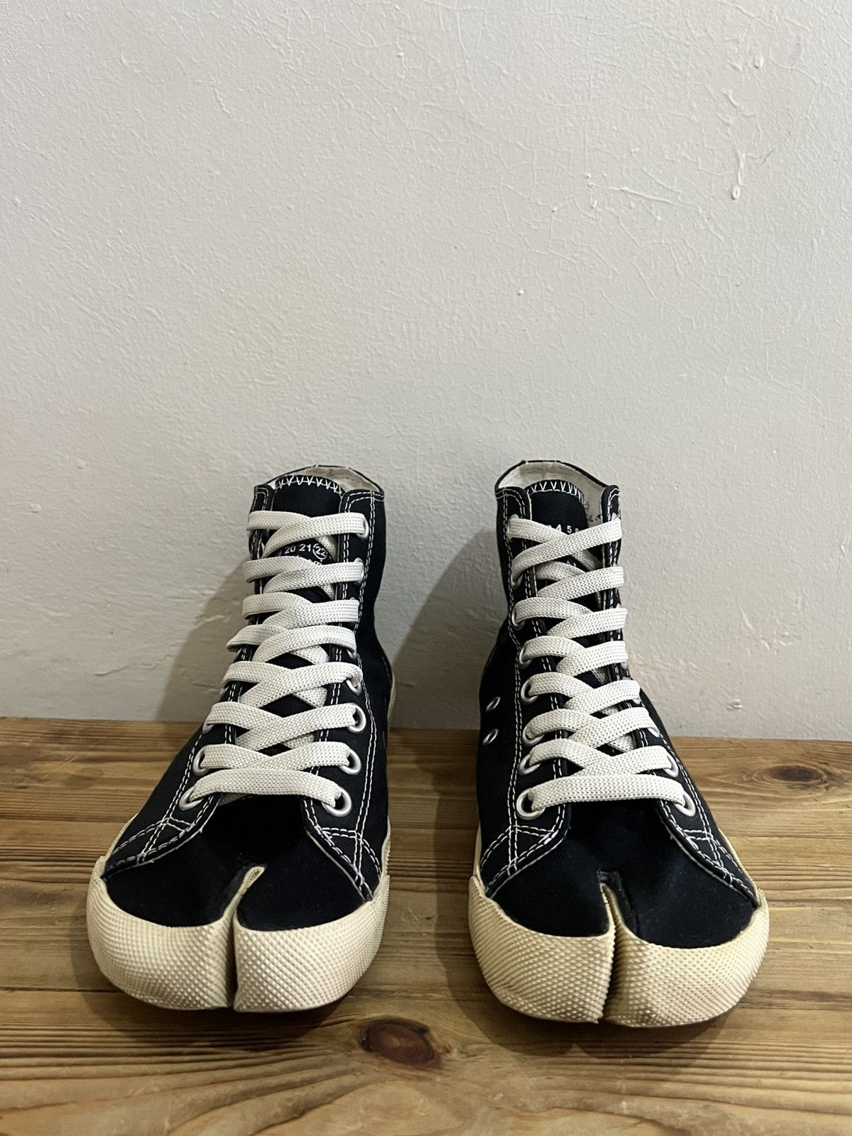 Maison Margiela Maison Margiela Canvas Tabi Hightop Sneakers Size US 7 / IT 37 - 1 Thumbnail